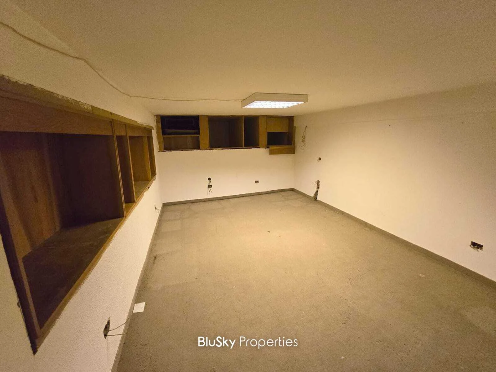 Shop 170m² Mezzanine for Rent in Furn El Chebbak — photo 4