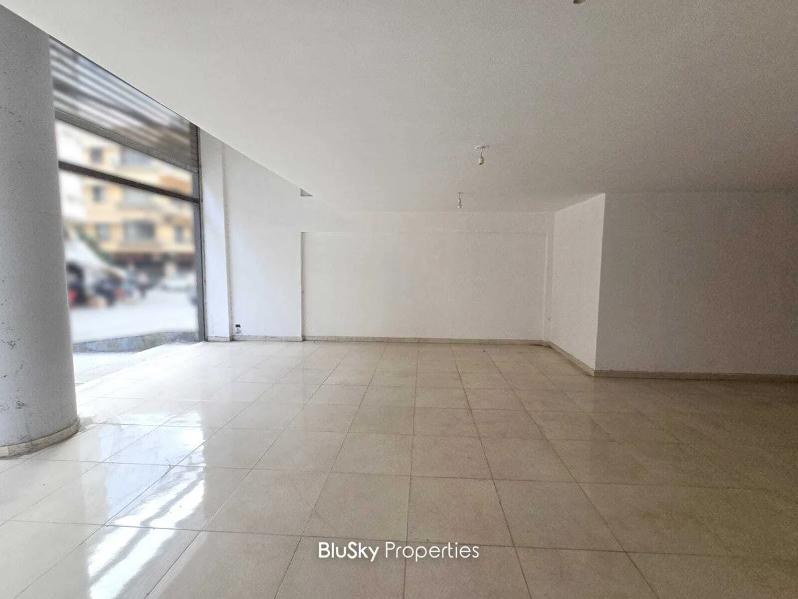 Shop 170m² Mezzanine for Sale in Furn El Chebbak — photo 3