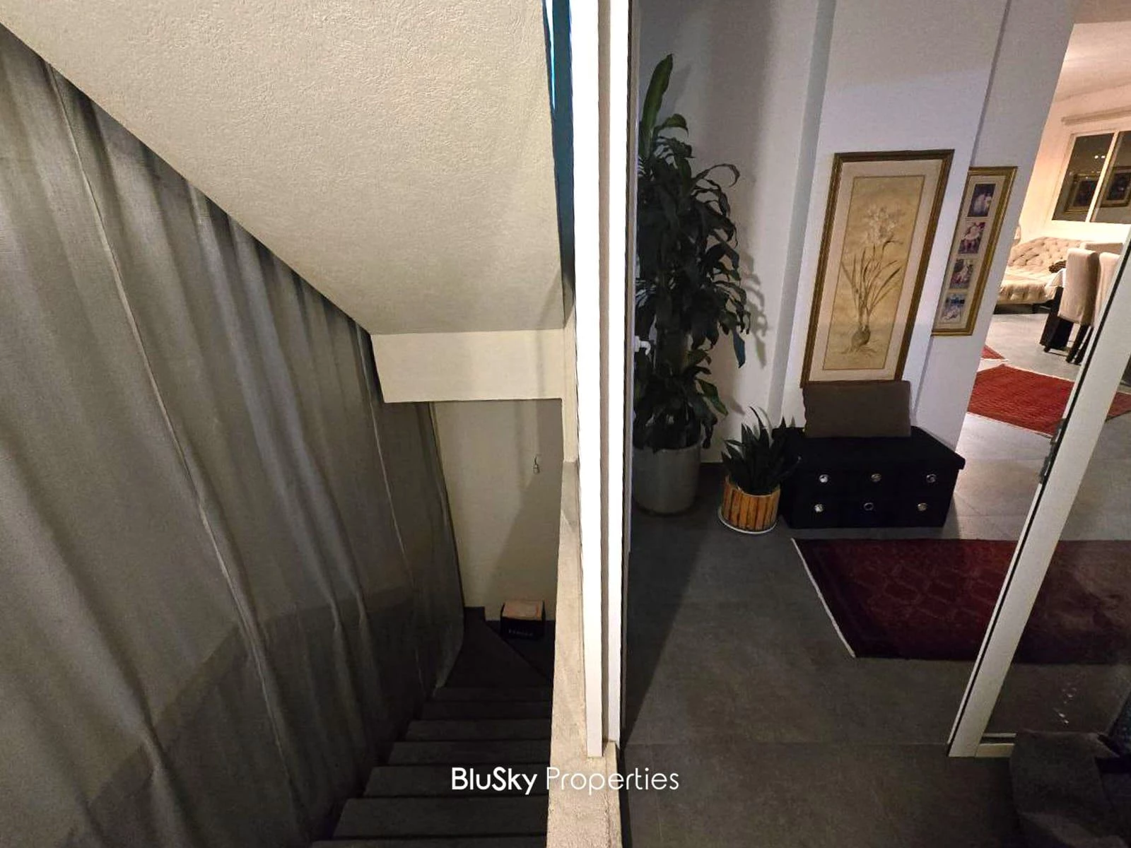 Triplex 230m² Terrace for Rent in Furn El Chebback — photo 4