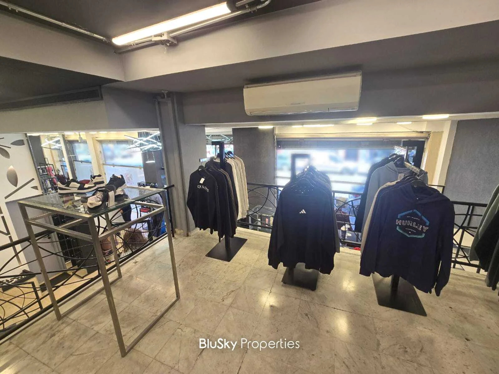 Shop 535m² Triplex for Sale in Furn El Chebbak — الصورة 4