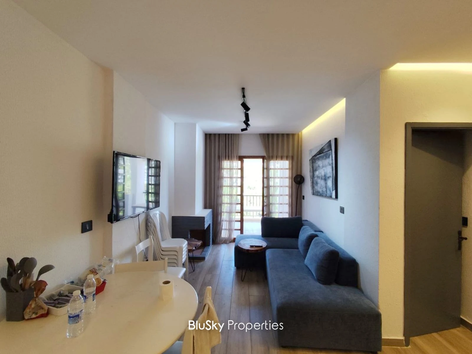 Chalet 100m² with Mountain View for Rent in Feitroun
