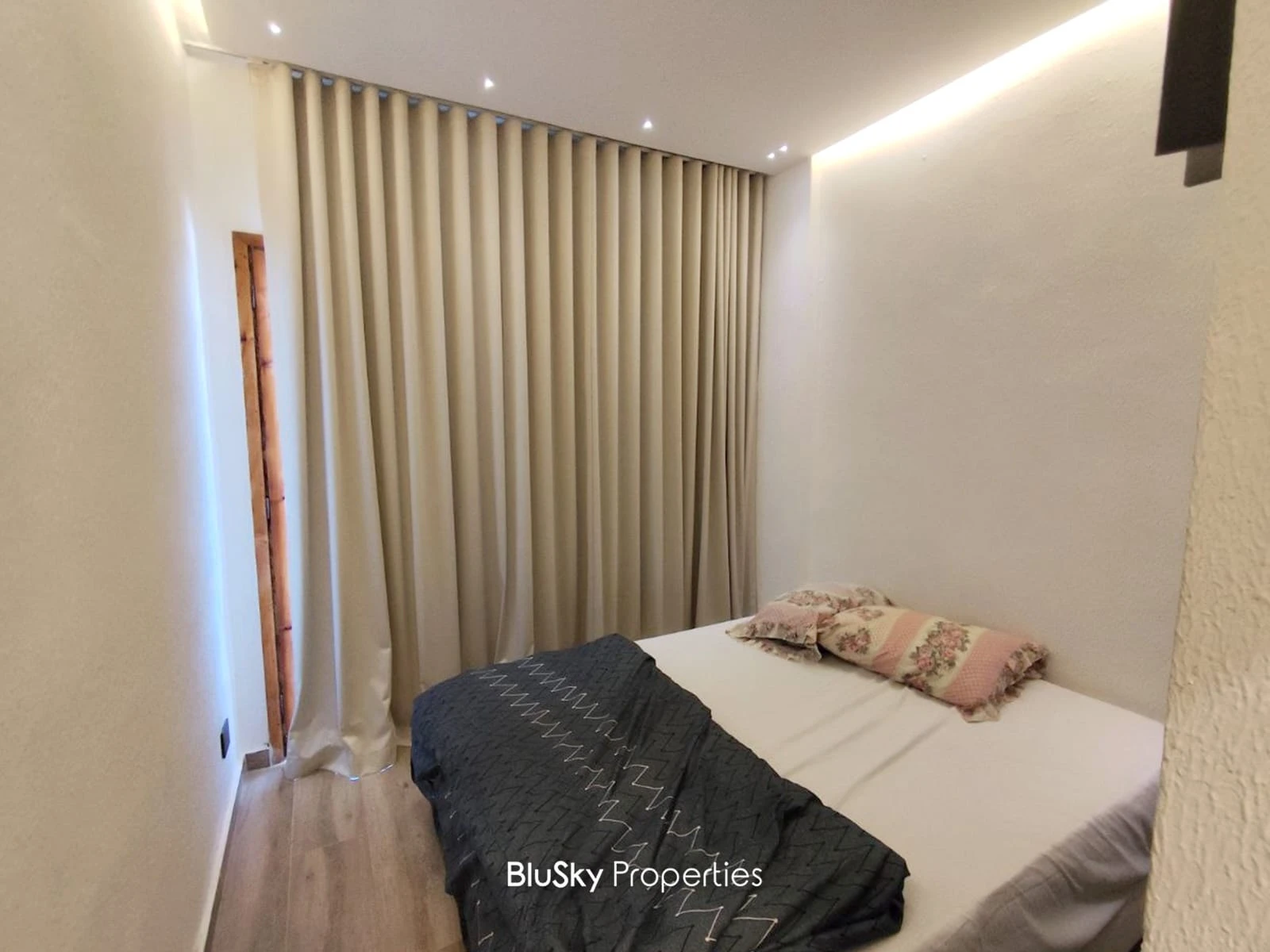 Chalet 100m² with Mountain View for Rent in Feitroun — الصورة 3