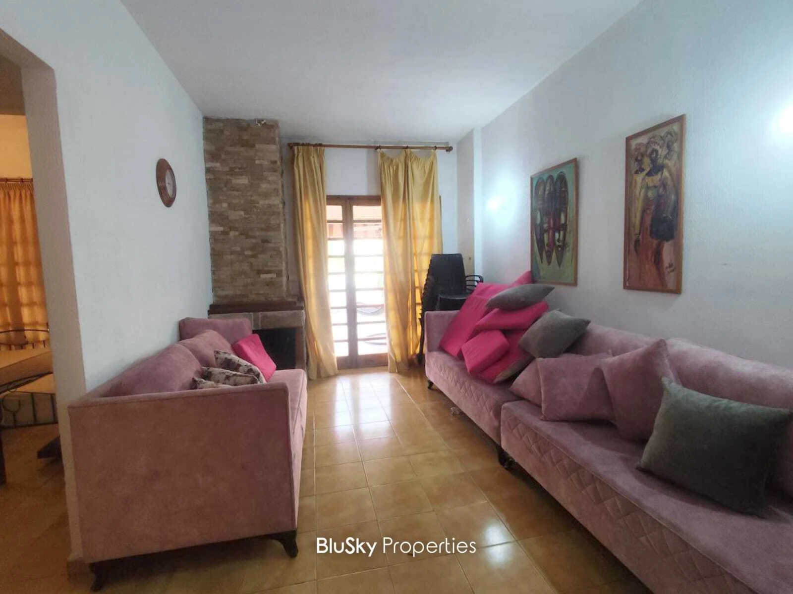 Chalet 75m² Balcony for Rent in Feitroun
