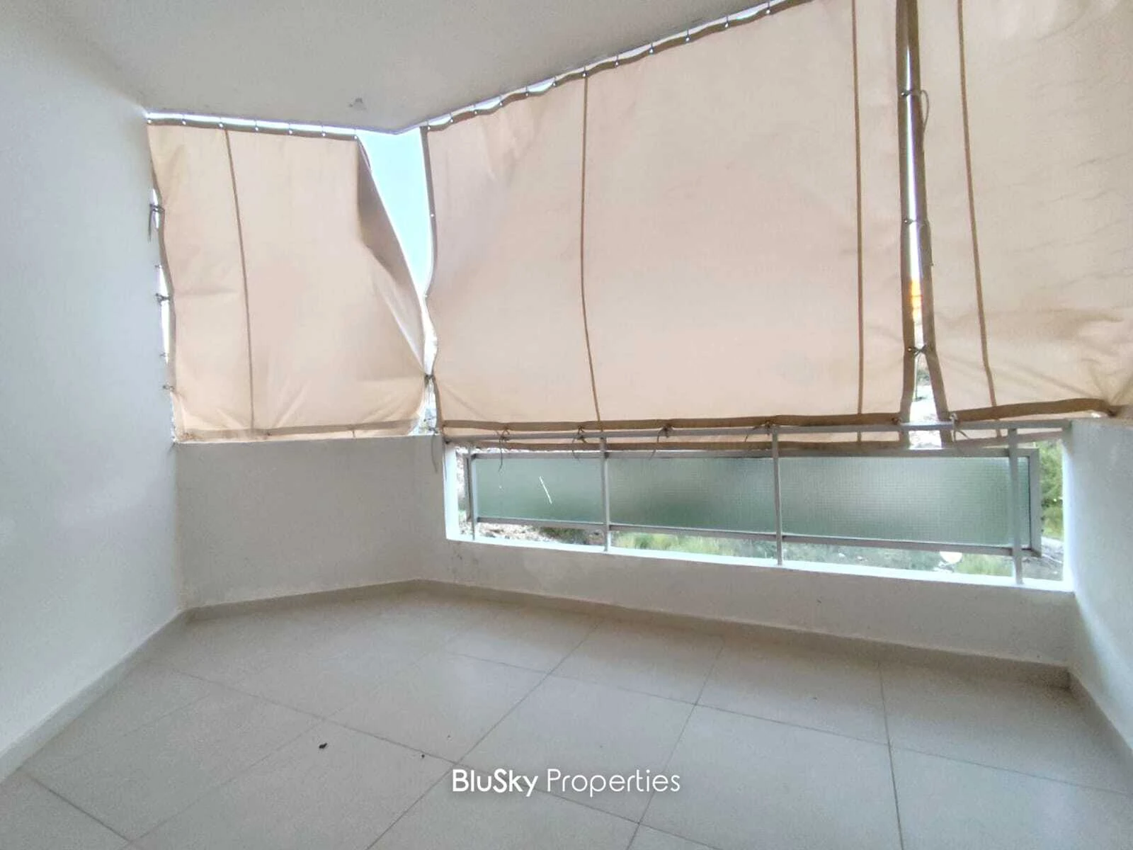 Chalet 90m² Balcony for Rent in Feitroun — photo 2