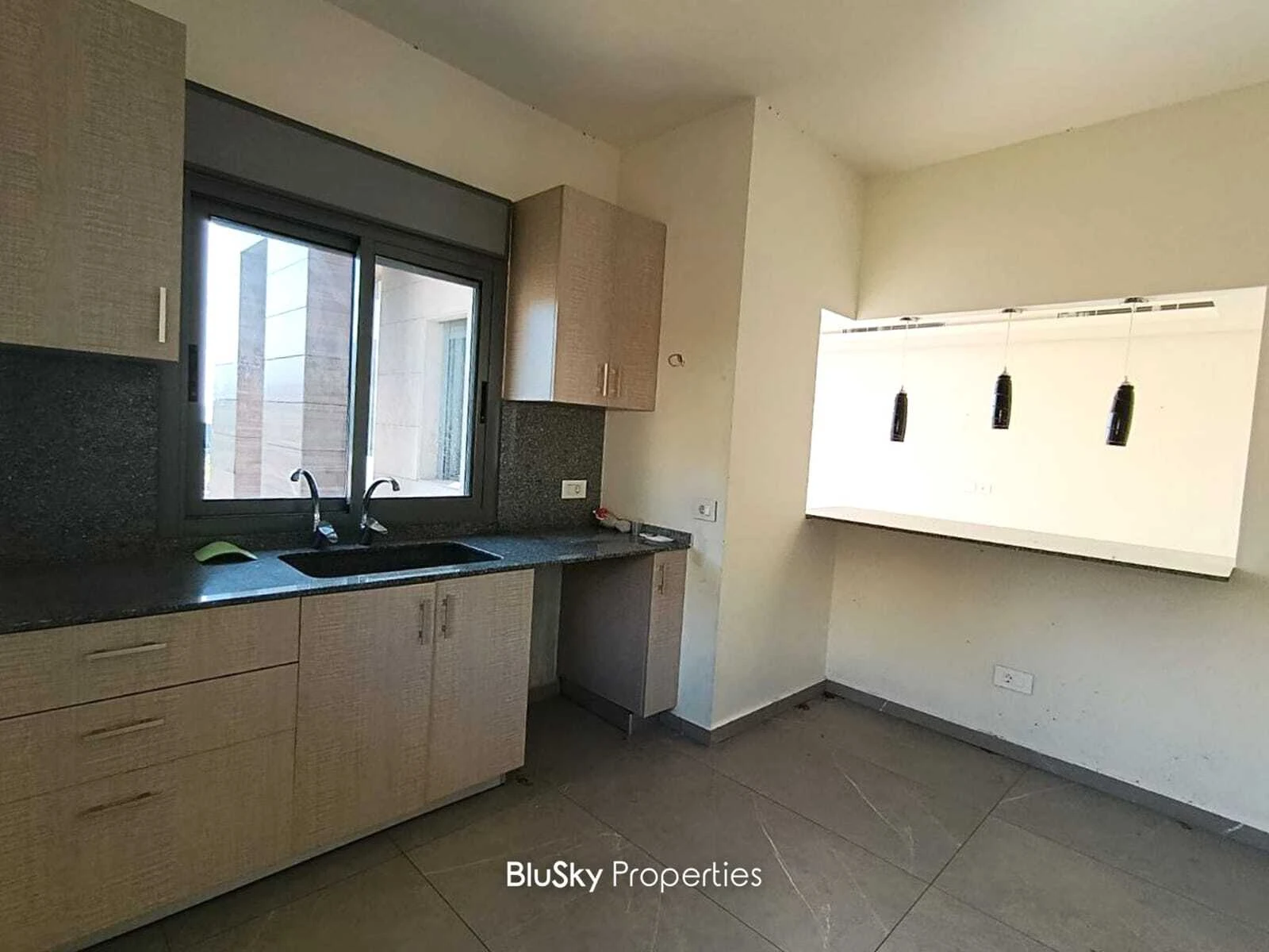 Apartment 145m² Sea View for Sale or Rent in Fidar — photo 2