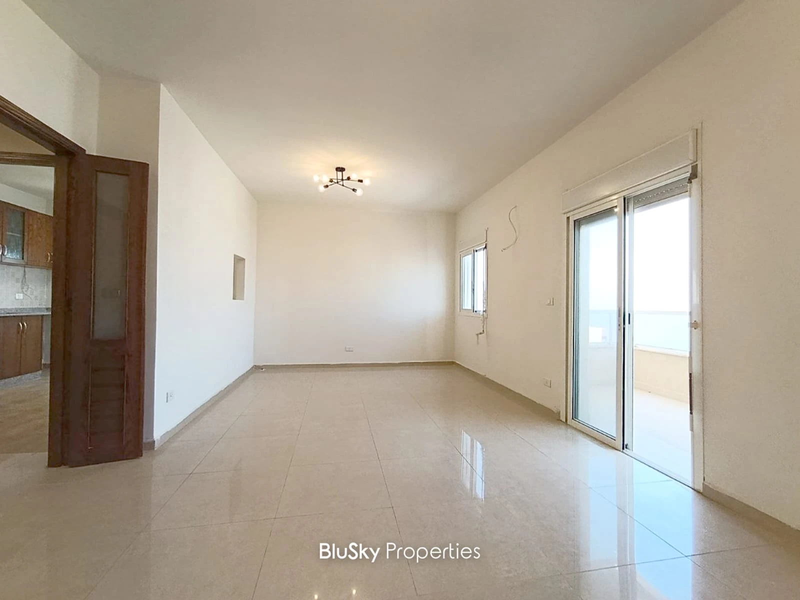 Apartment 160m² with Sea View for Rent in Fidar