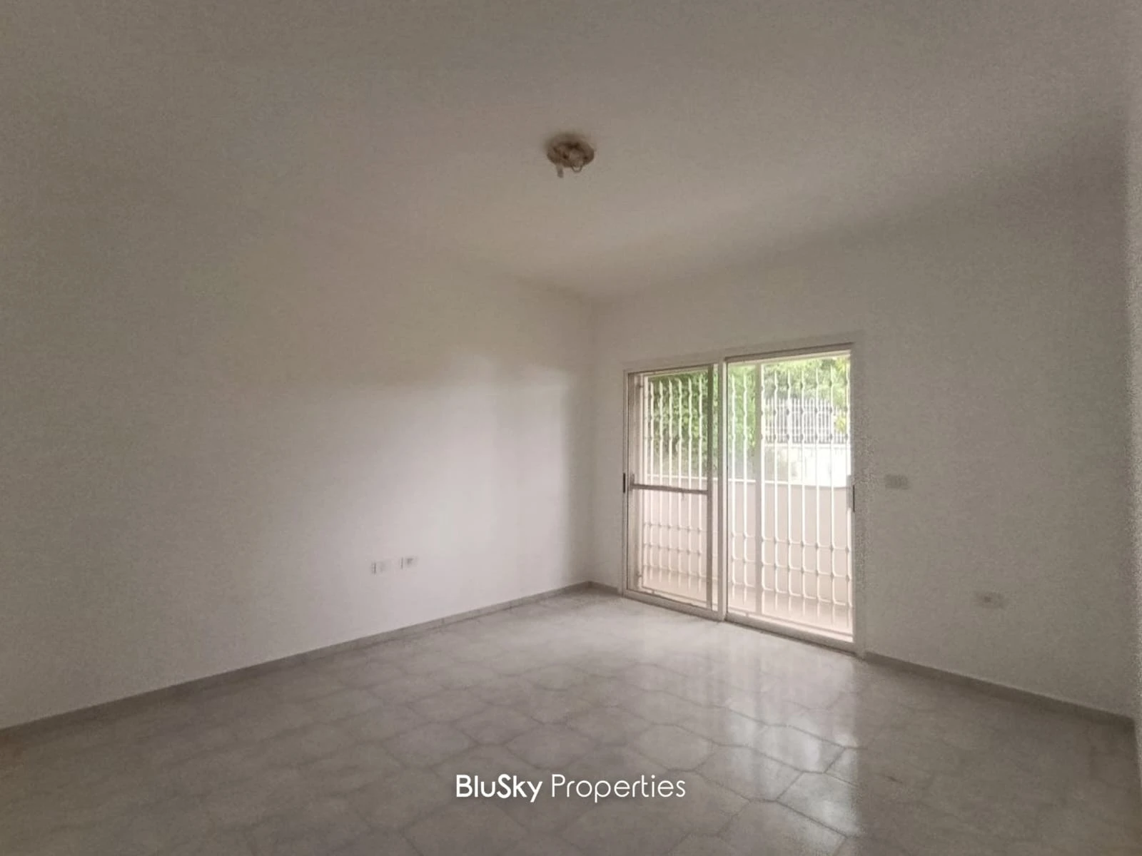 Villa 1,000m² with Land for Sale in Ghazir — الصورة 3