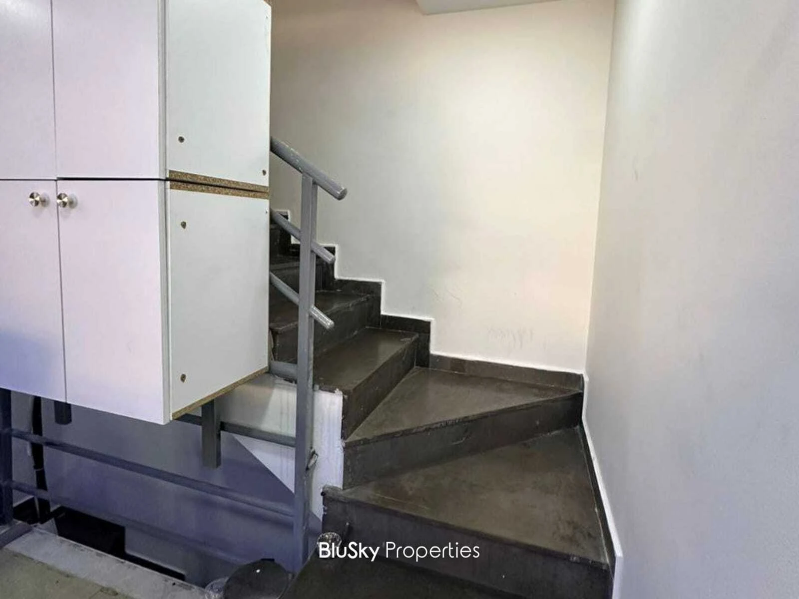 Shop 100m² for Rent in Ghazir — photo 2
