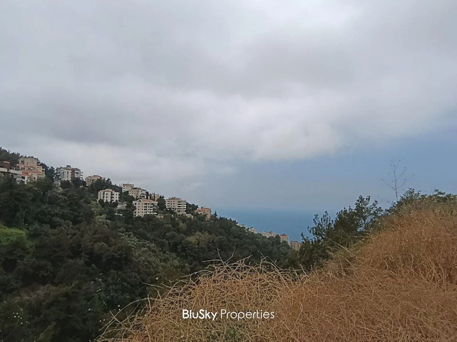 Land 1,800m² for Sale in Ghazir