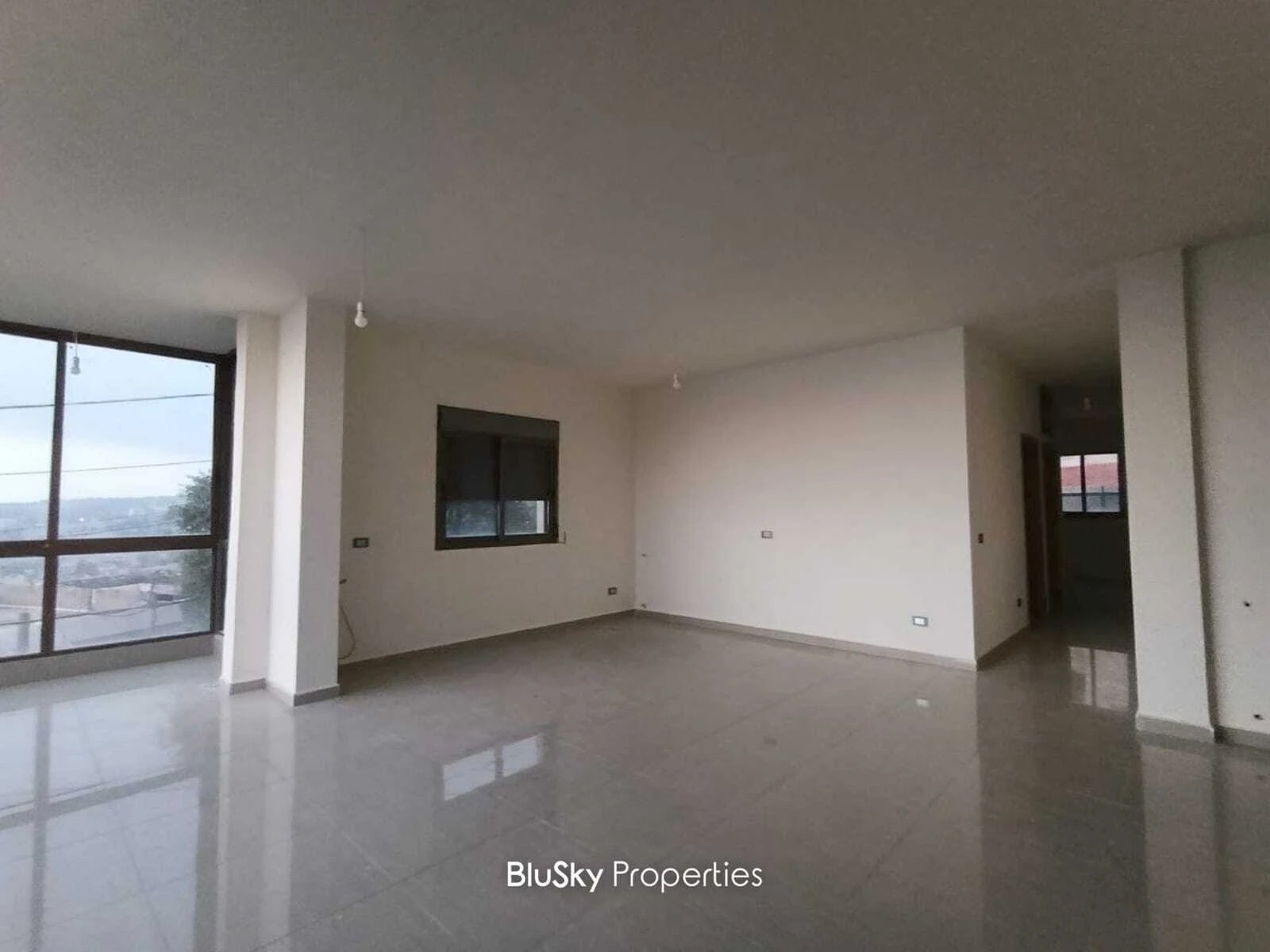 Apartment 120m² Sea View for Sale in Ghedres — photo 3