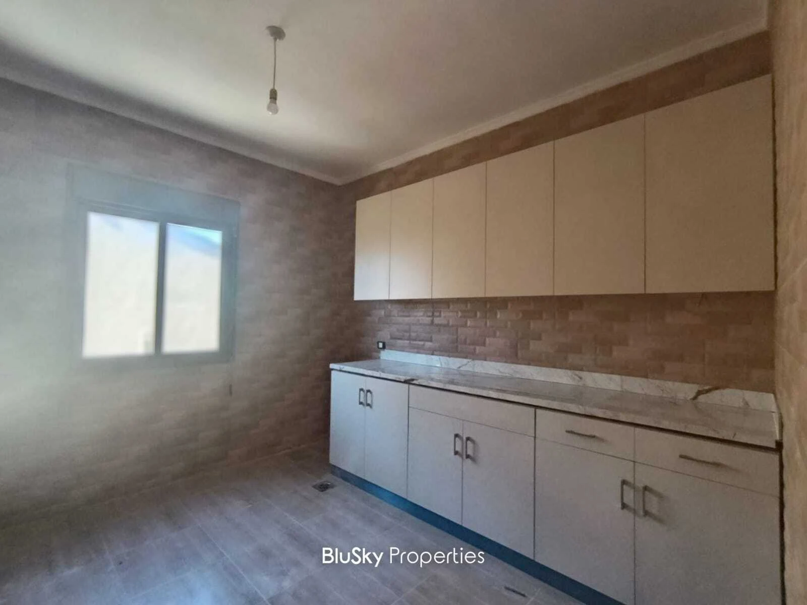 Apartment 125m² Sea View for Sale in Ghedres — الصورة 2