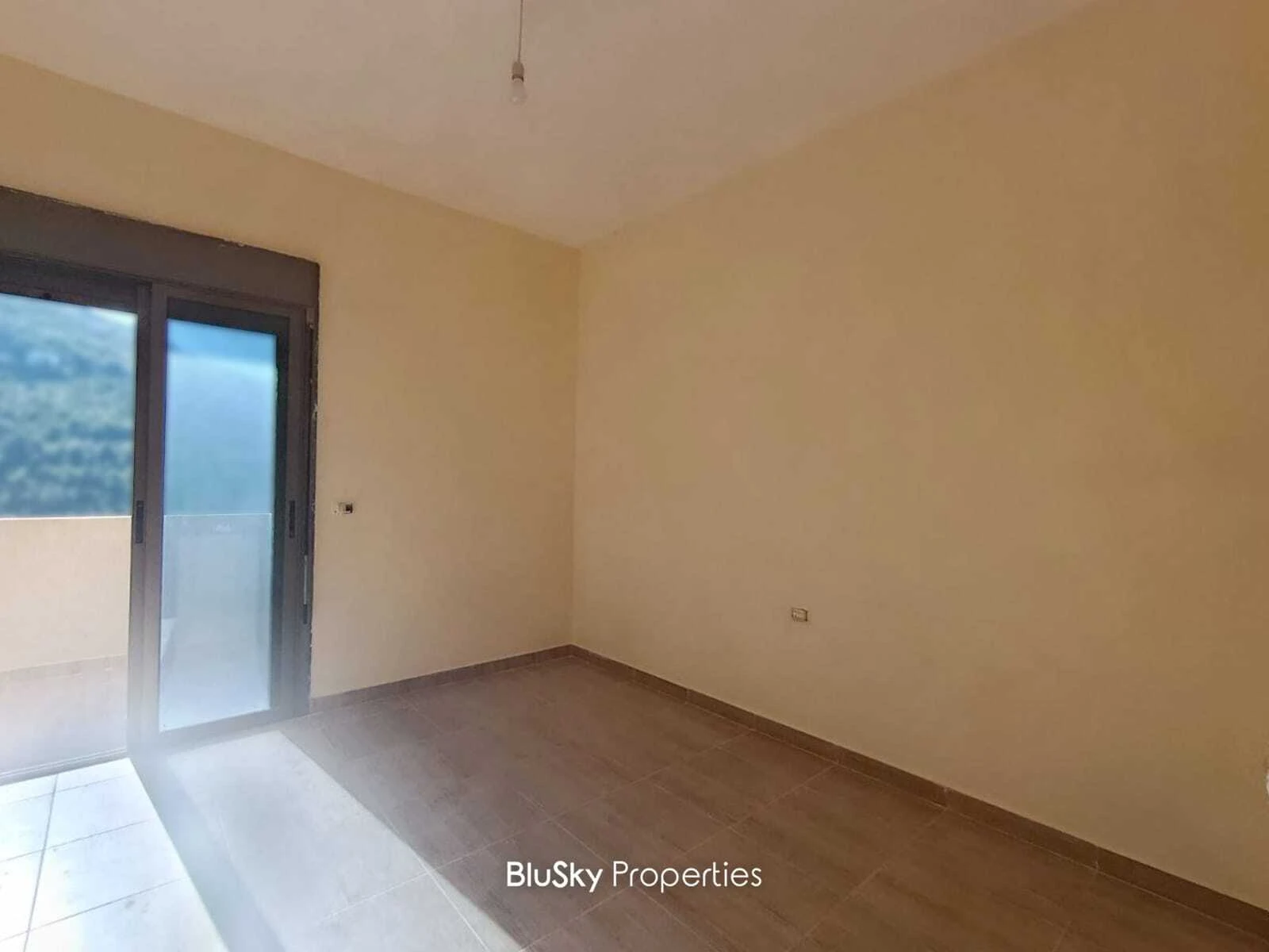 Apartment 125m² Sea View for Sale in Ghedres — الصورة 3