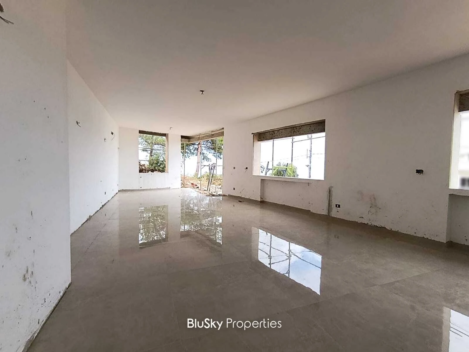 Apartment 210m² Sea View for Sale in Ghedres