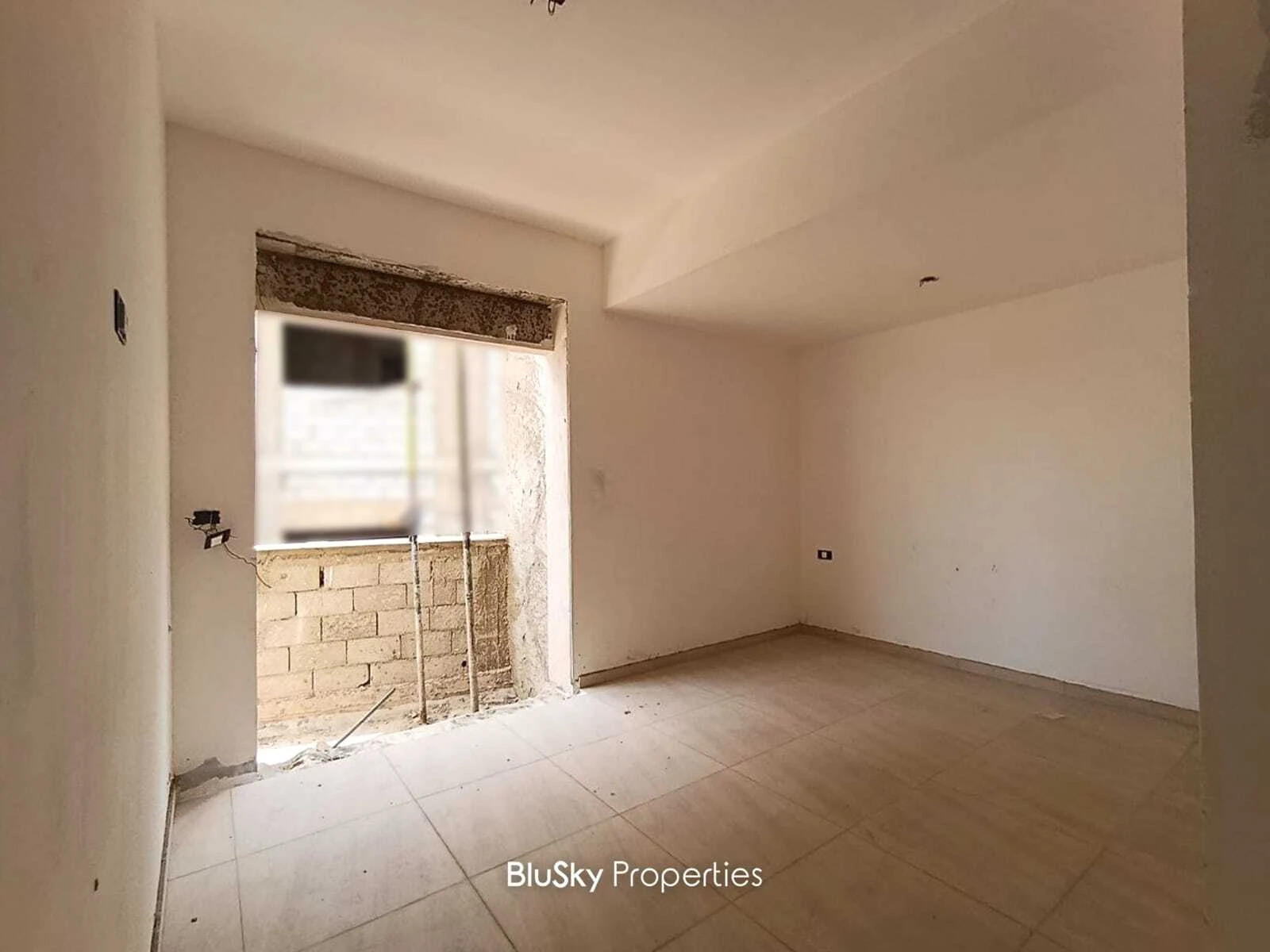 Apartment 210m² Sea View for Sale in Ghedres — photo 4