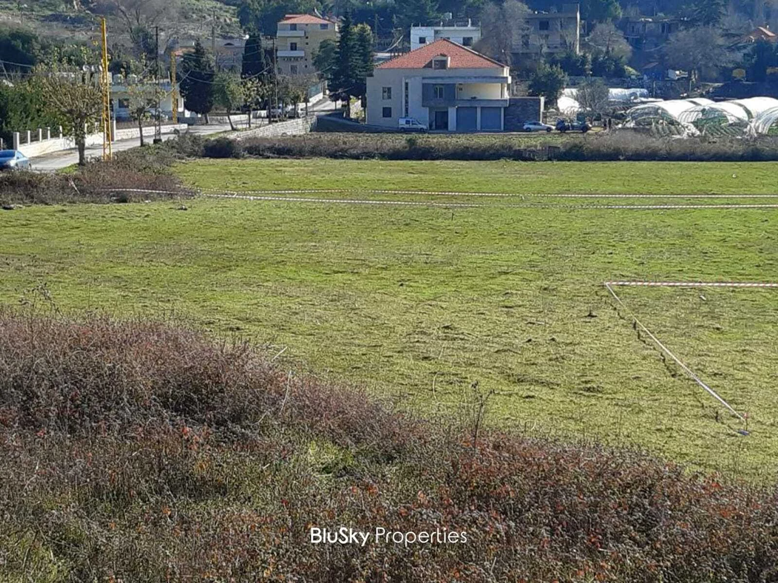 Land 2,200m² for Sale in Ghine