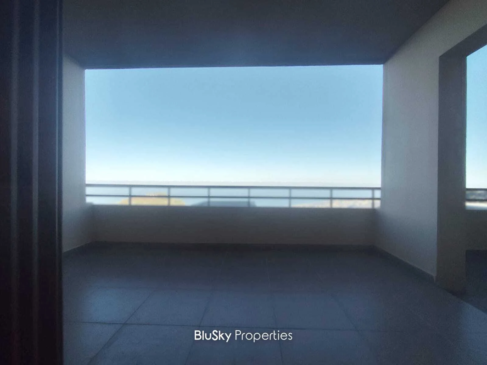 Apartment 100m² Terrace for Rent in Ghosta — photo 2