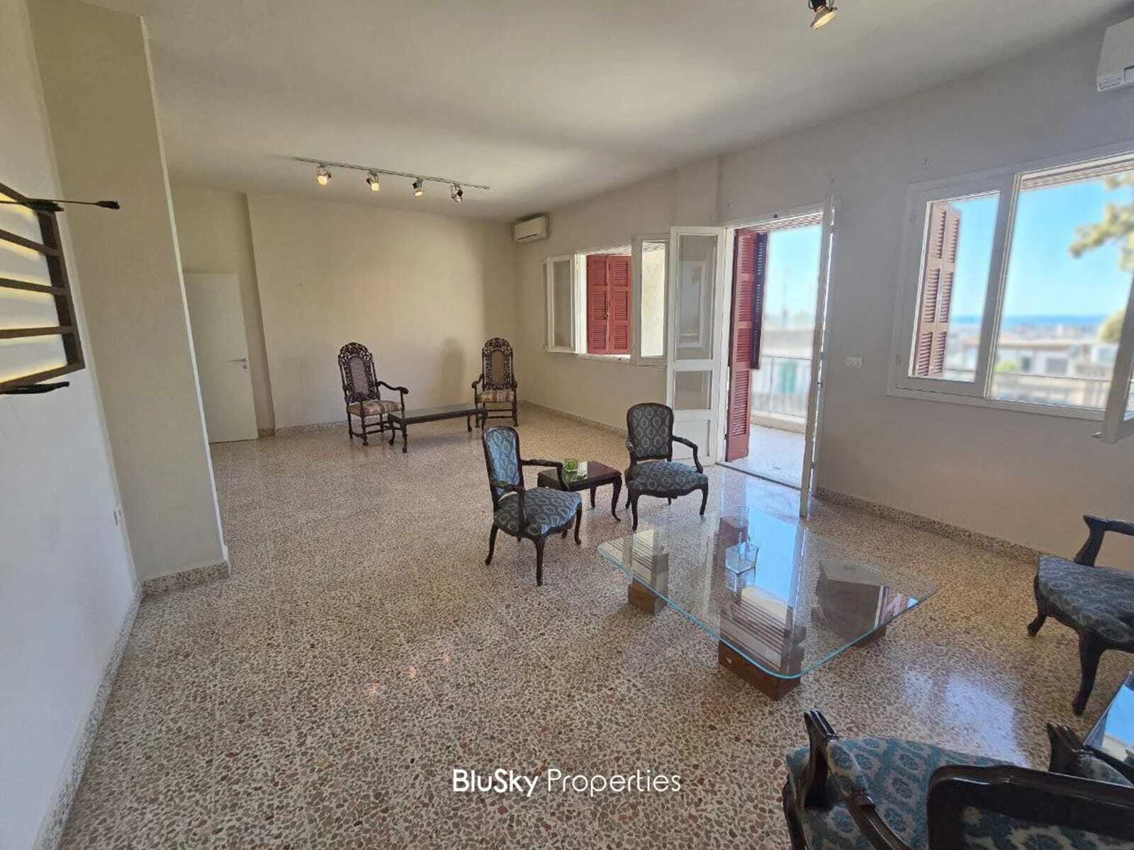 Apartment 180m² Sea View for Rent in Hadath