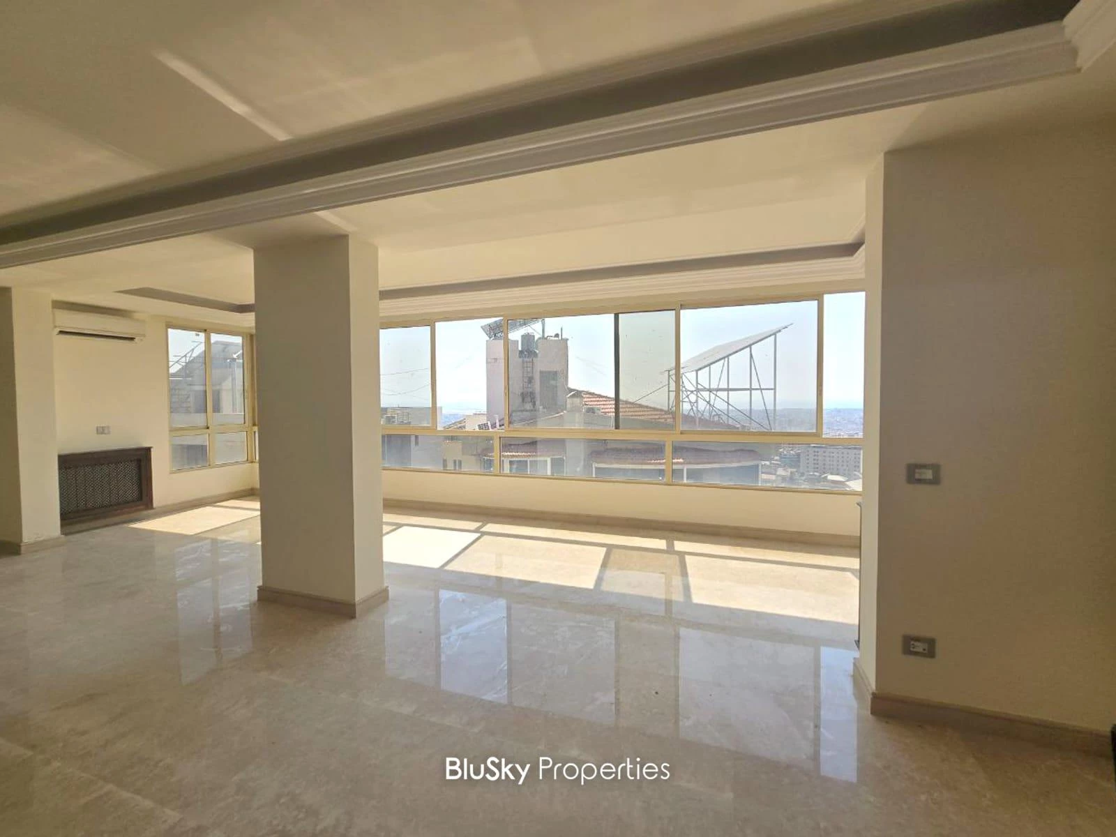 Apartment 400m² Sea View for Sale or Rent in Hadath