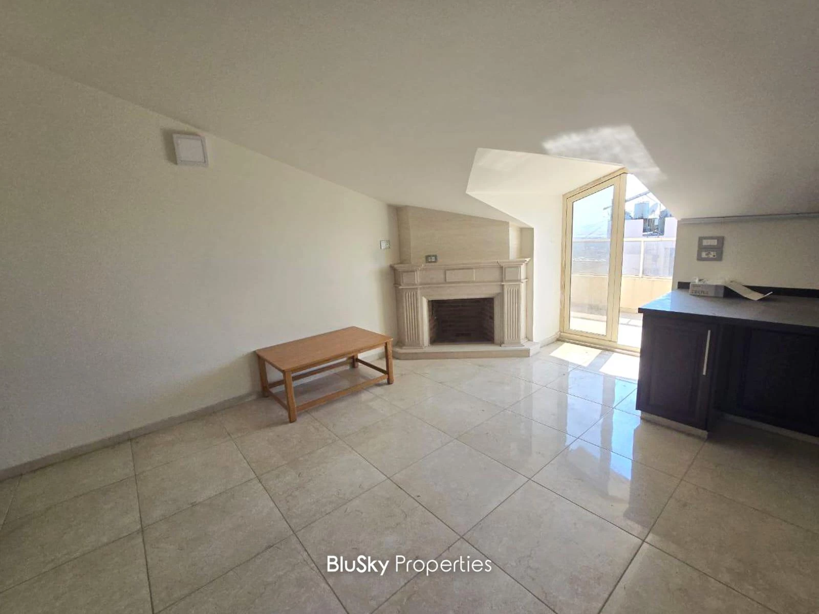 Apartment 400m² Sea View for Sale or Rent in Hadath — الصورة 4