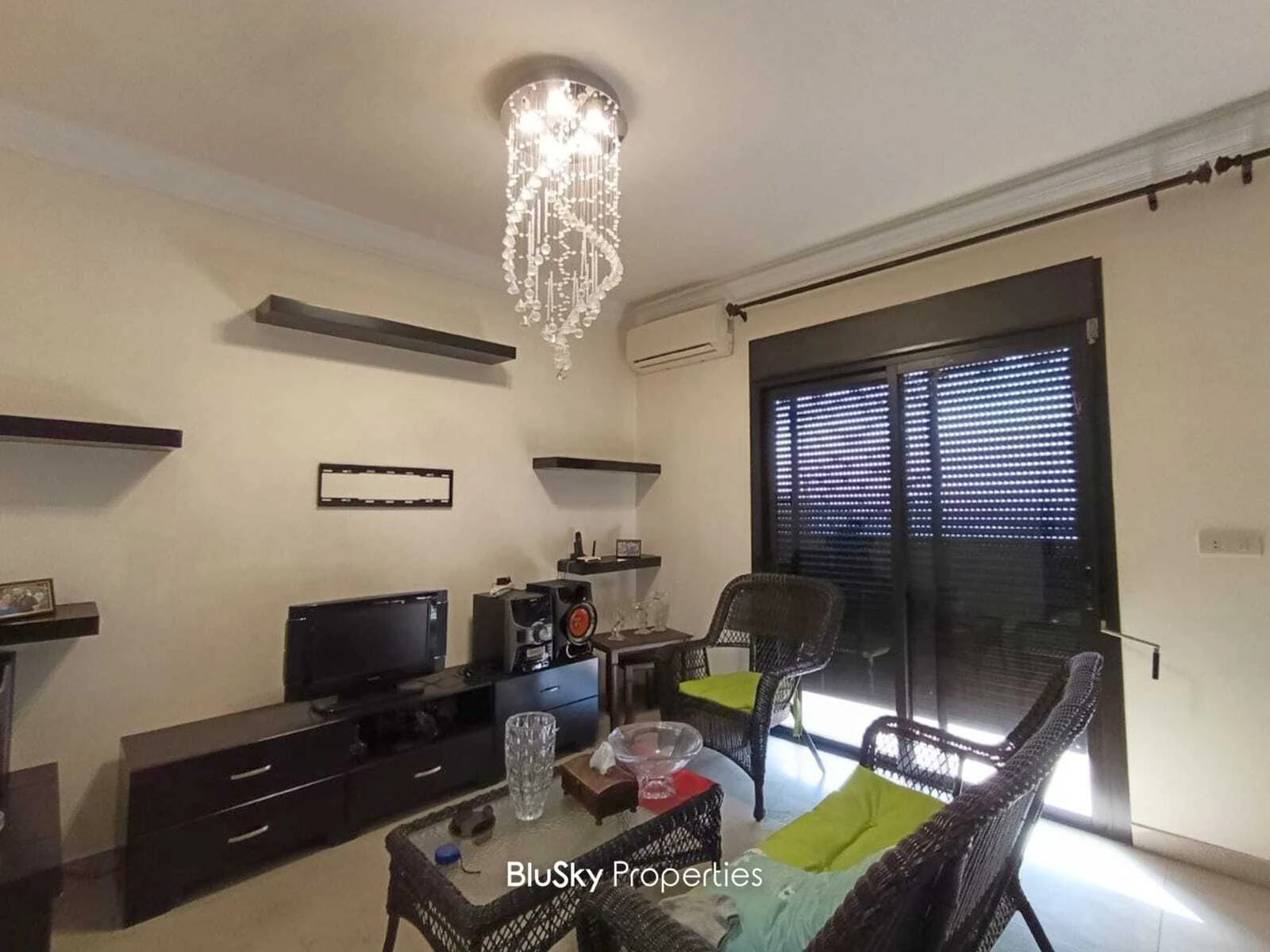 Apartment 100m² Sea View for Rent in Halat