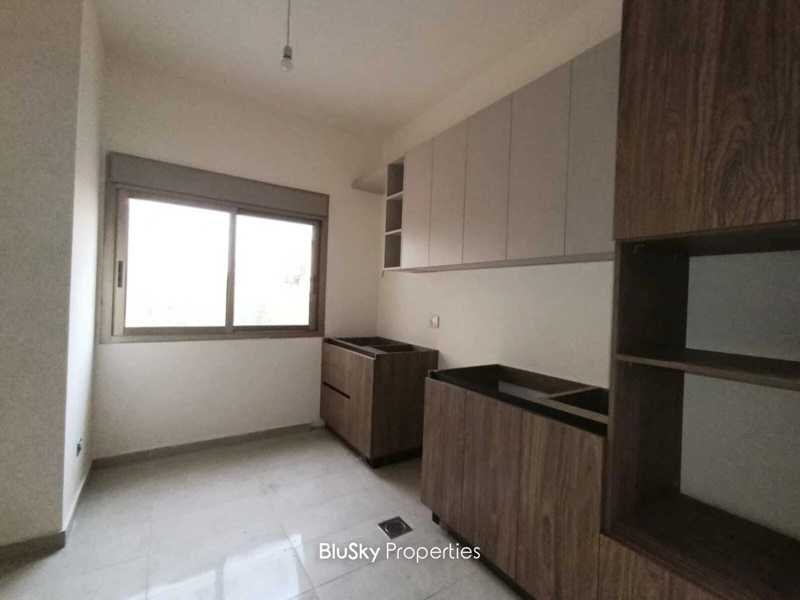 Apartment 107m² Sea View for Sale in Halat — الصورة 2