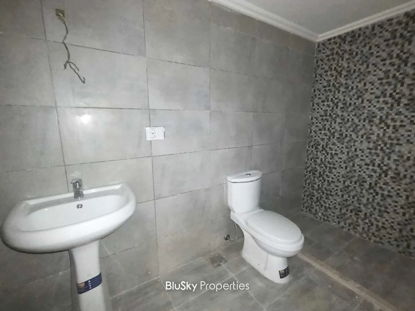 Apartment 107m² Sea View for Sale in Halat — الصورة 5