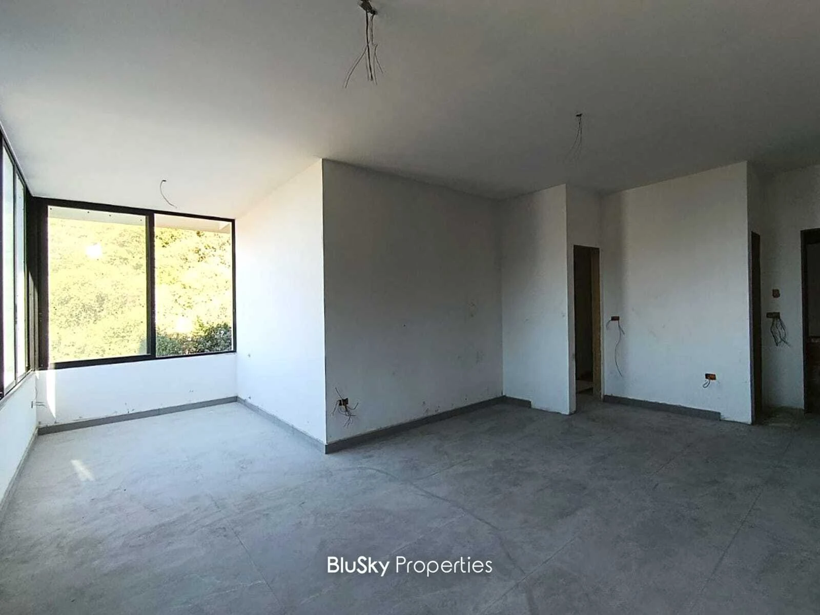 Apartment 112m² Sea View for Sale in Halat