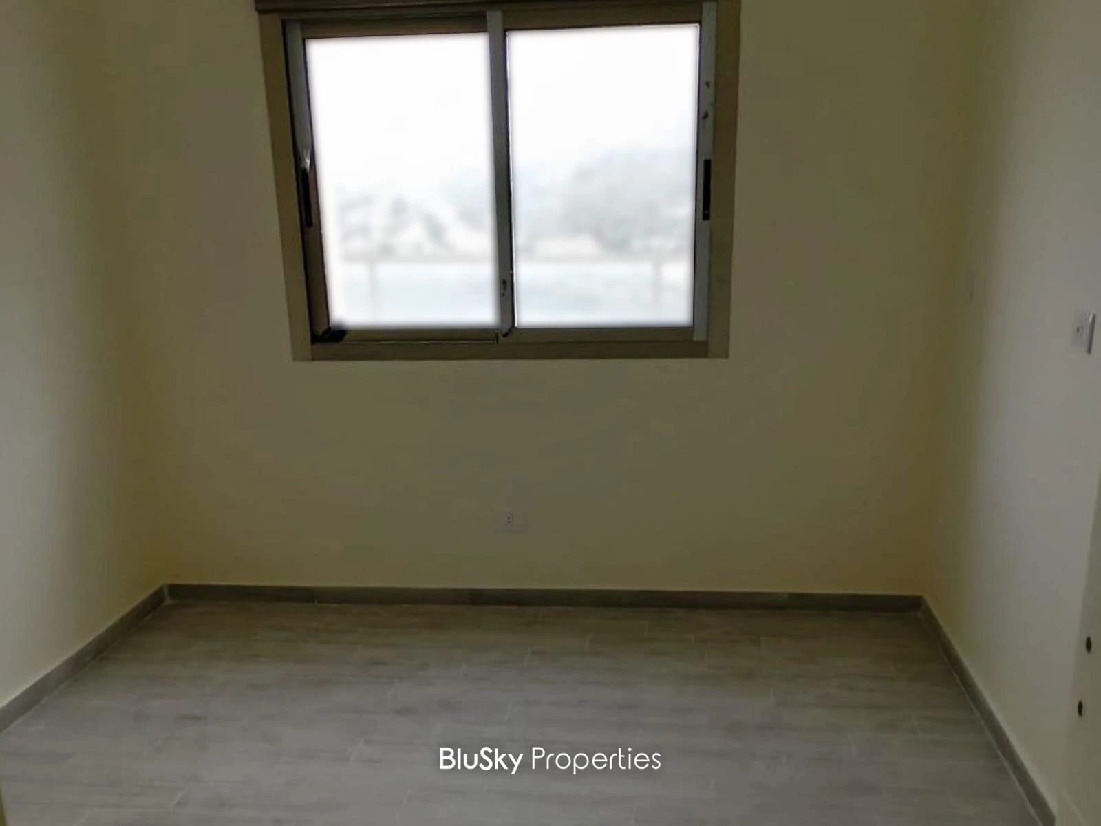 Apartment 115m² Terrace for Sale in Halat — photo 3