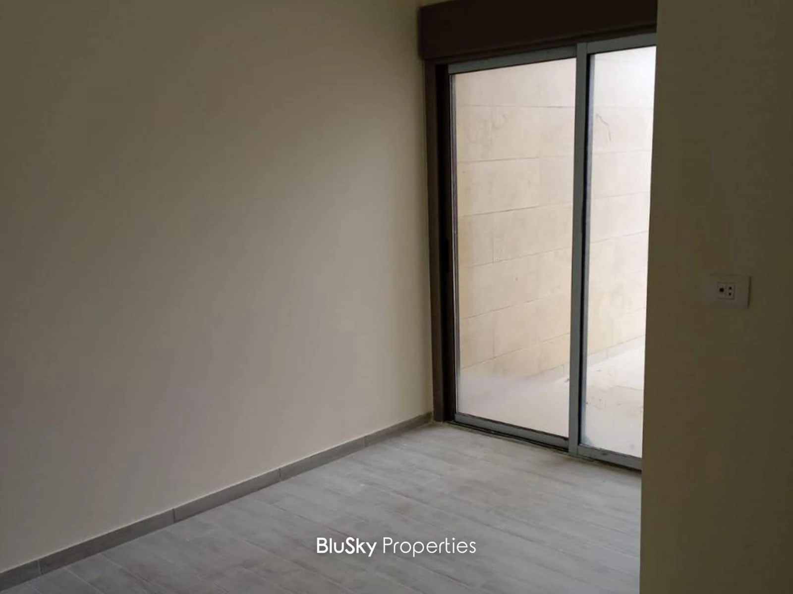 Apartment 115m² Terrace for Sale in Halat — photo 4