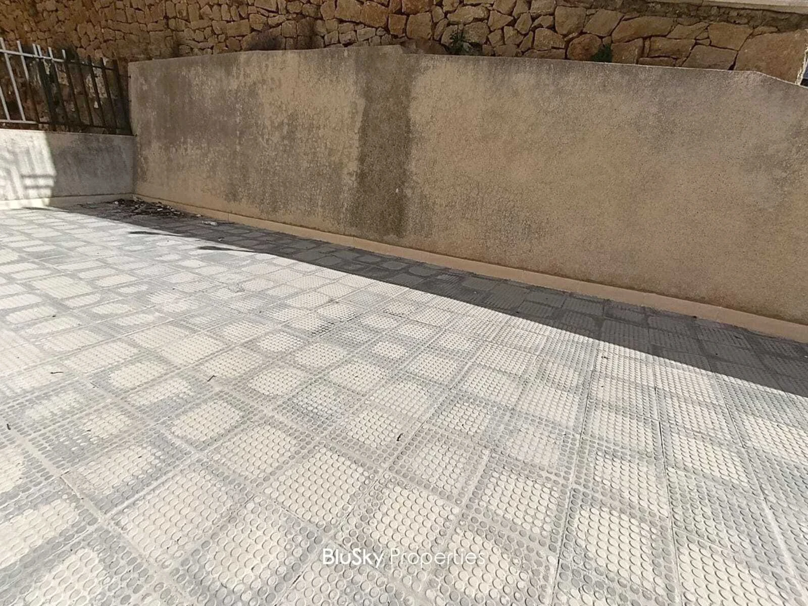Apartment 123m² Terrace for Sale in Halat — photo 3