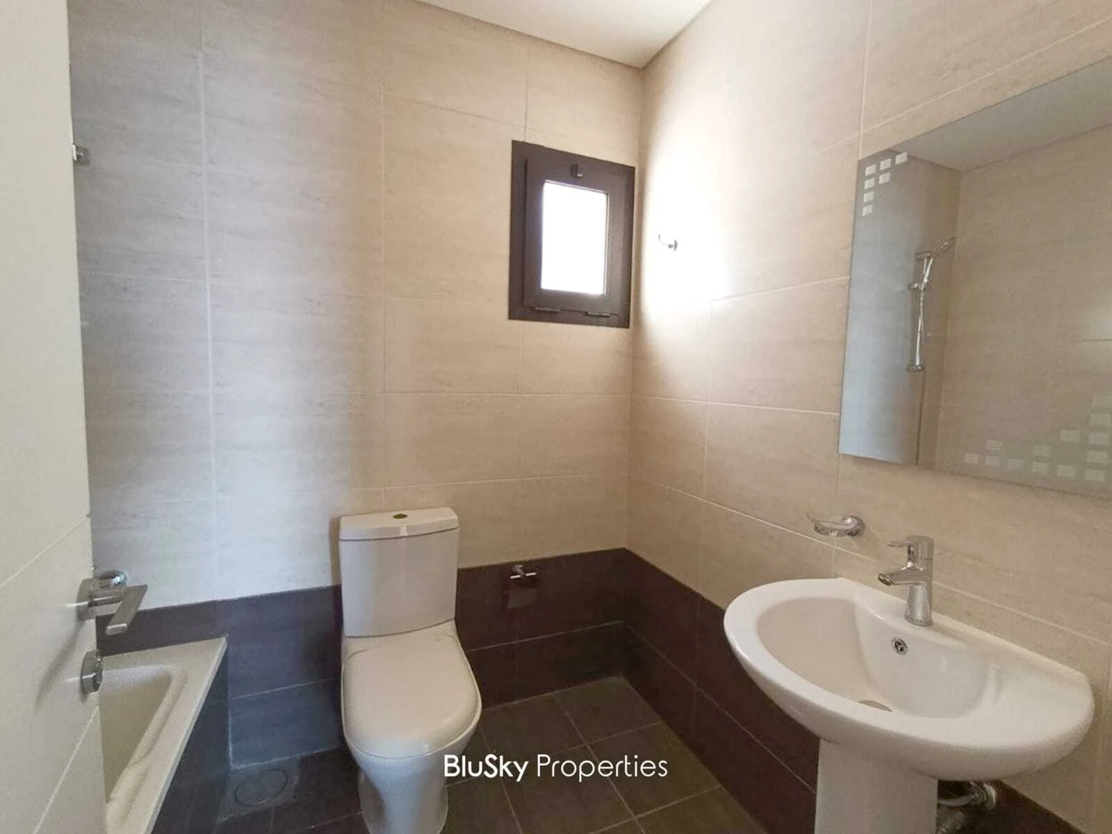 Apartment 123m² Terrace for Sale in Halat — photo 4