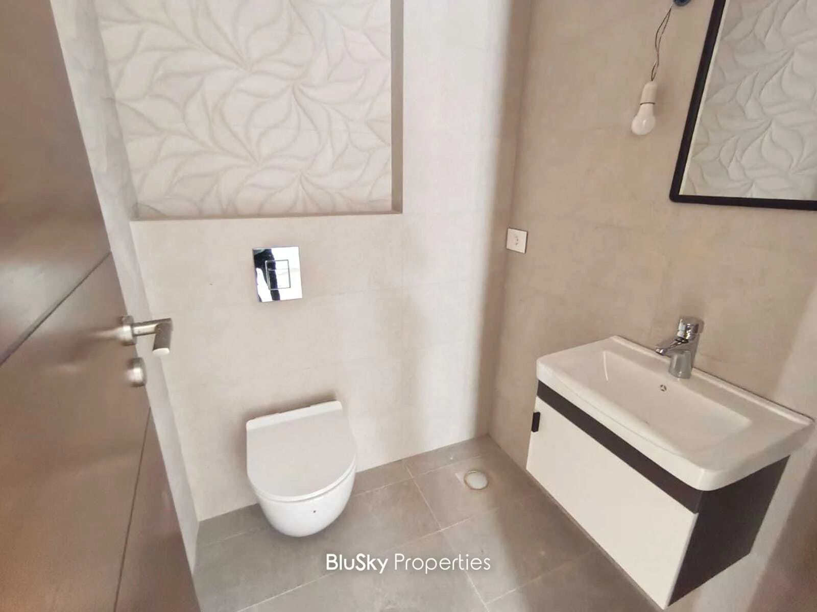 Apartment 128m² Terrace for Sale in Halat — الصورة 5