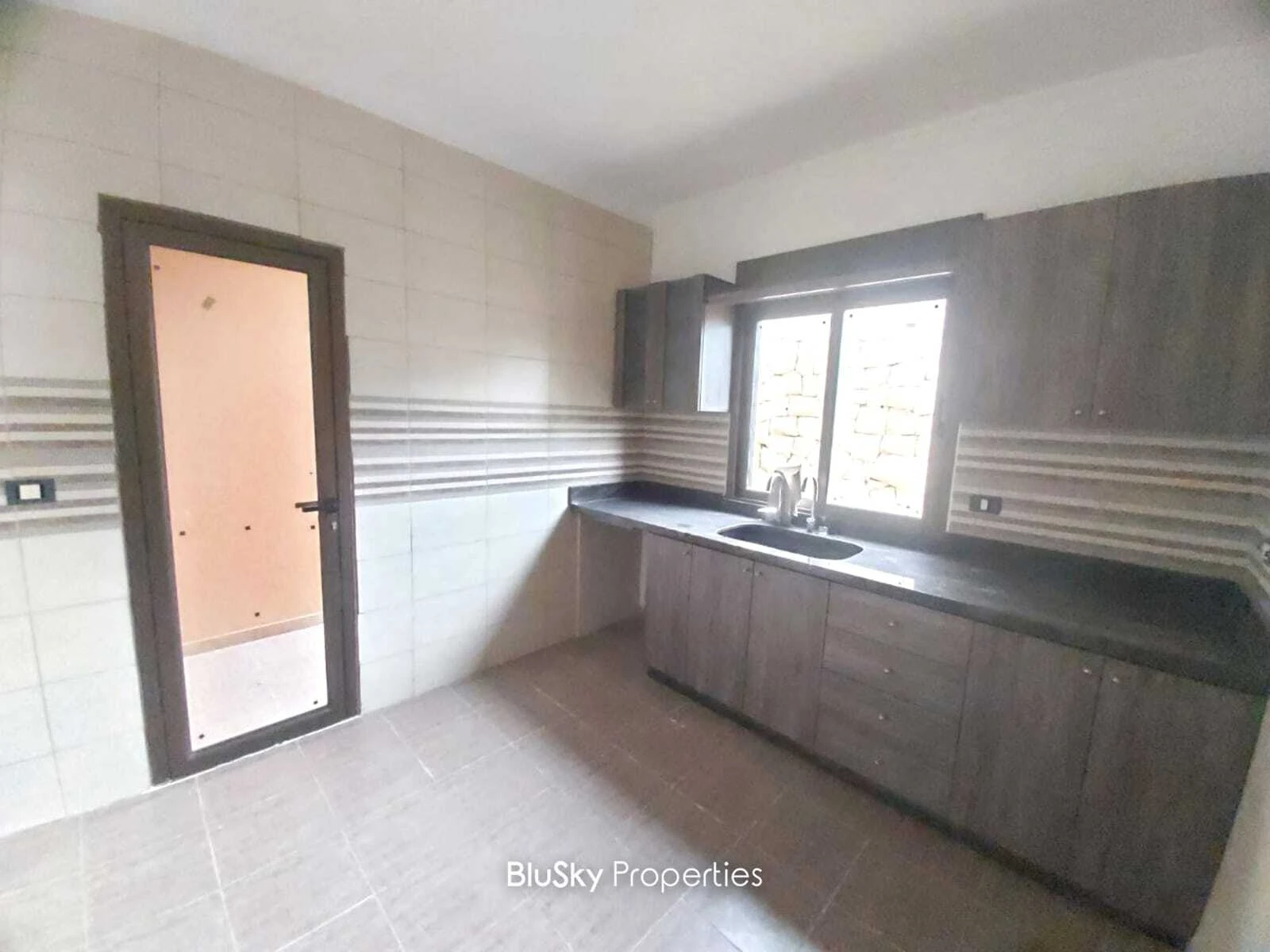 Apartment 130m² Garden for Sale in Halat — الصورة 5