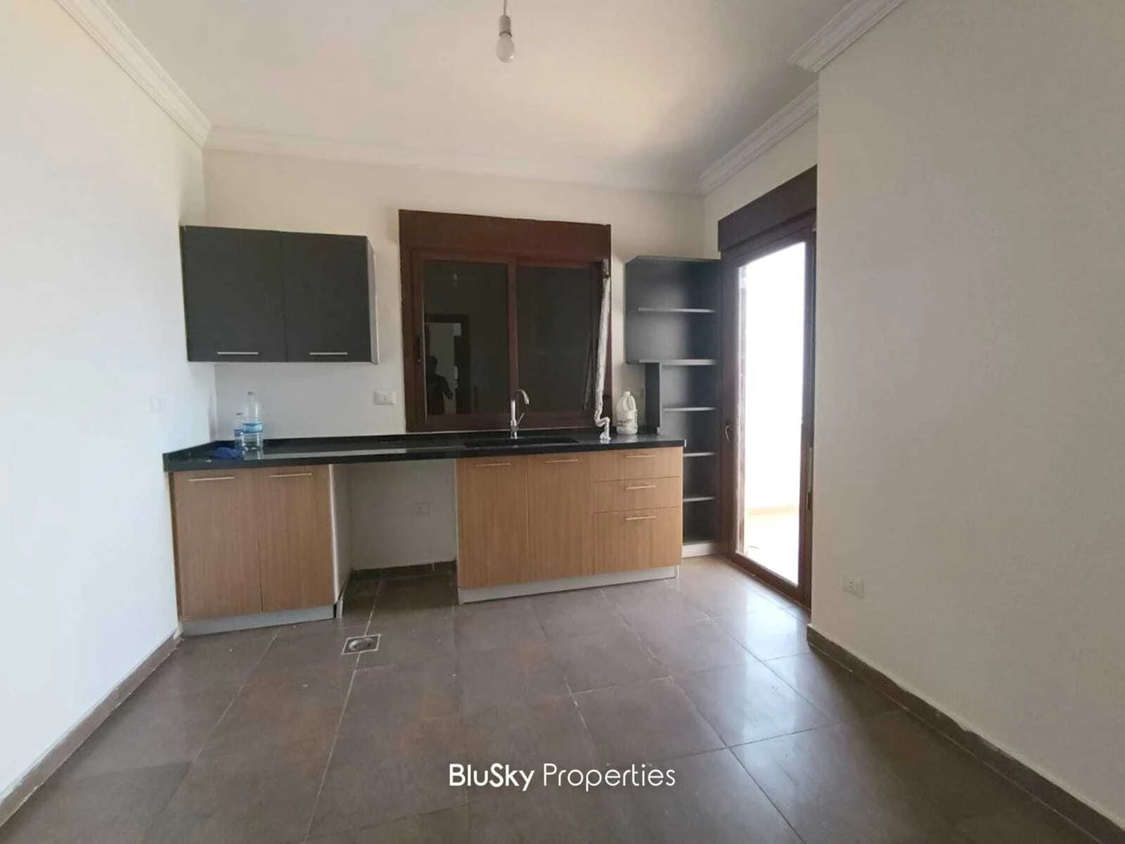 Apartment 140m² Balcony for Rent in Halat — الصورة 4