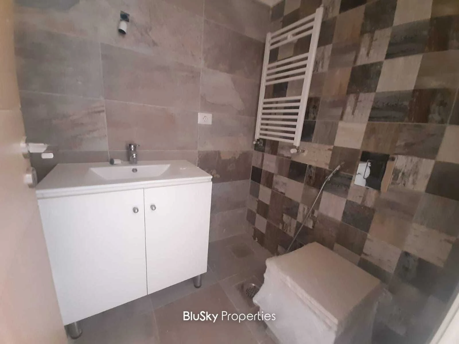 Apartment 140m² Sea View for Sale in Halat — photo 5