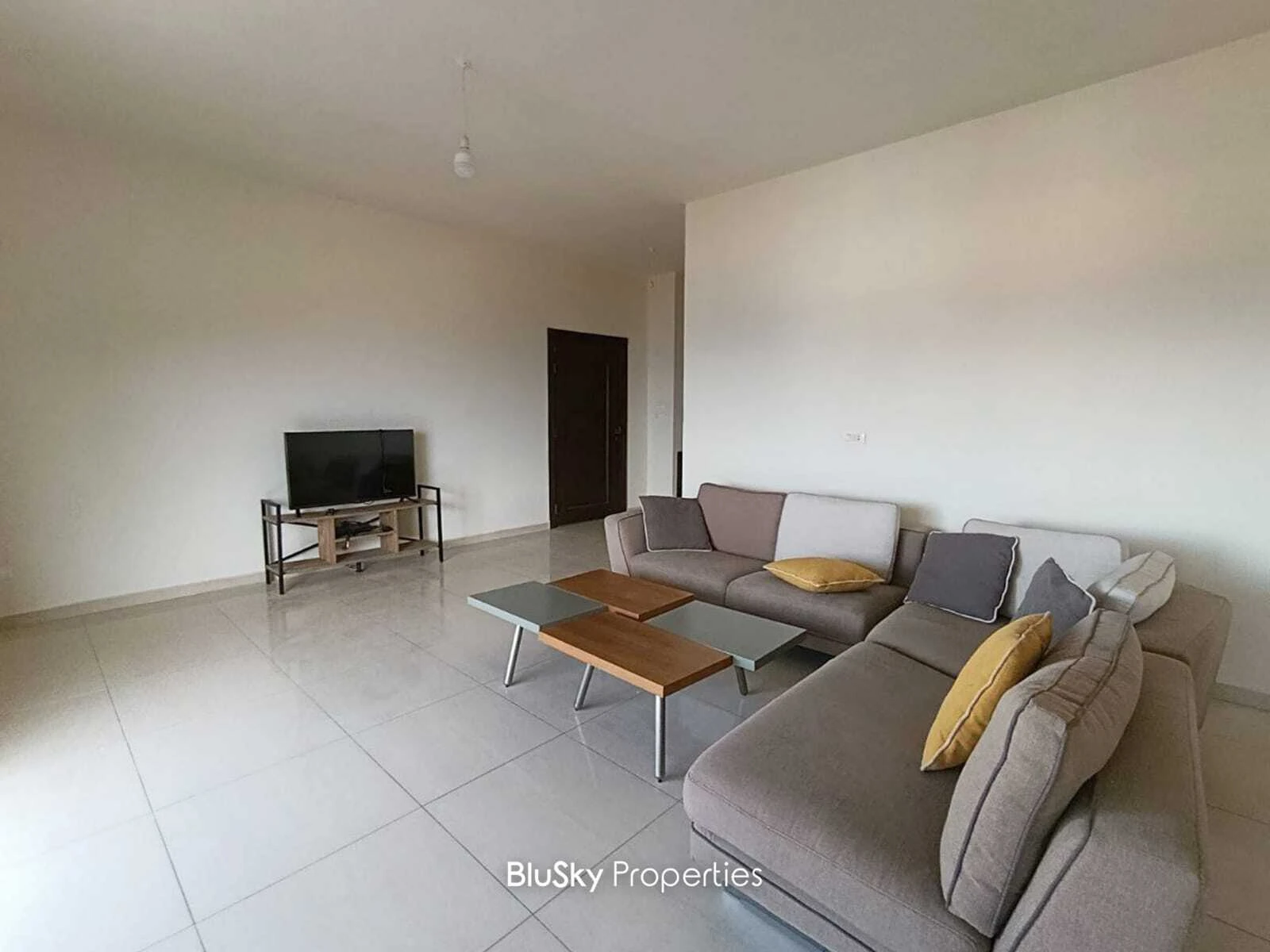 Apartment 155m² Sea View for Rent in Halat