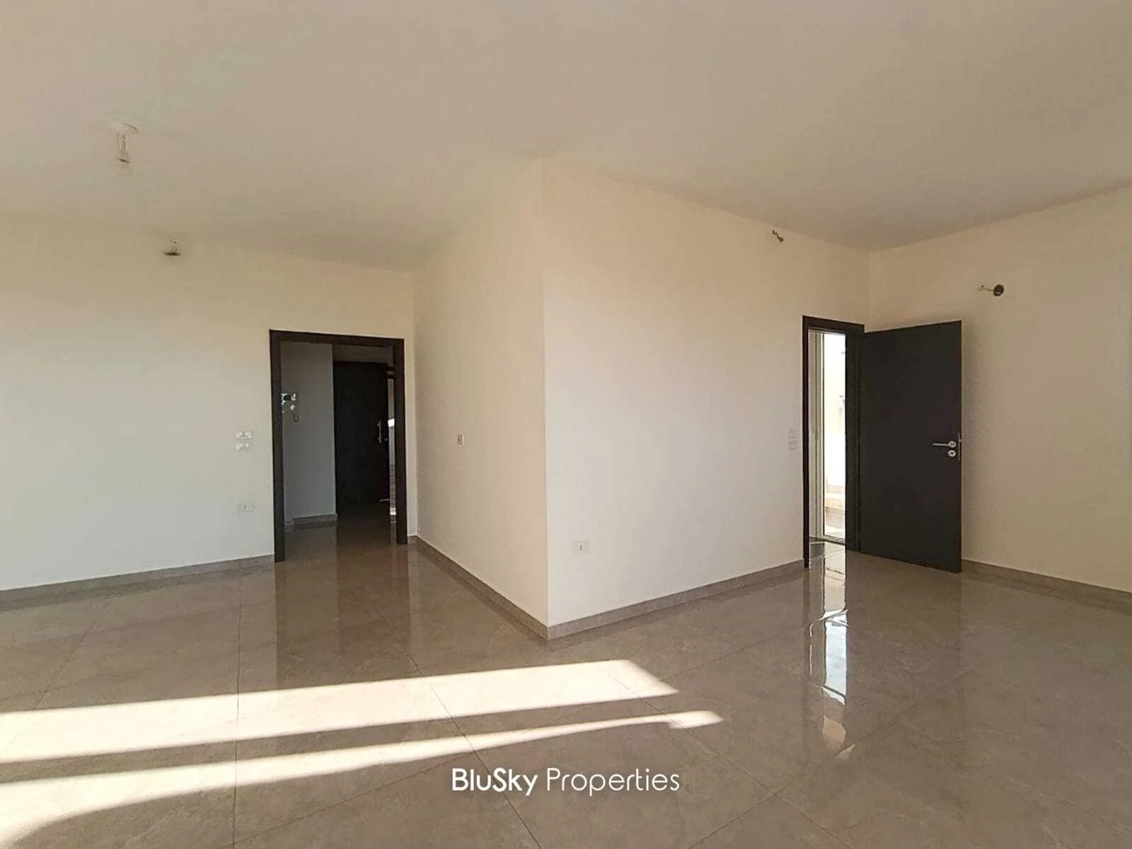 Apartment 155m² Sea View for Sale in Halat — photo 2