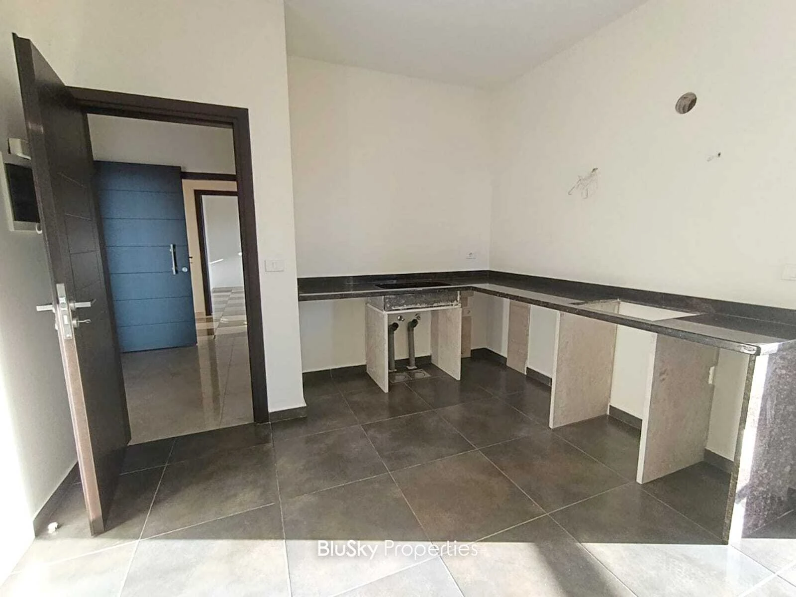 Apartment 155m² Sea View for Sale in Halat — photo 3
