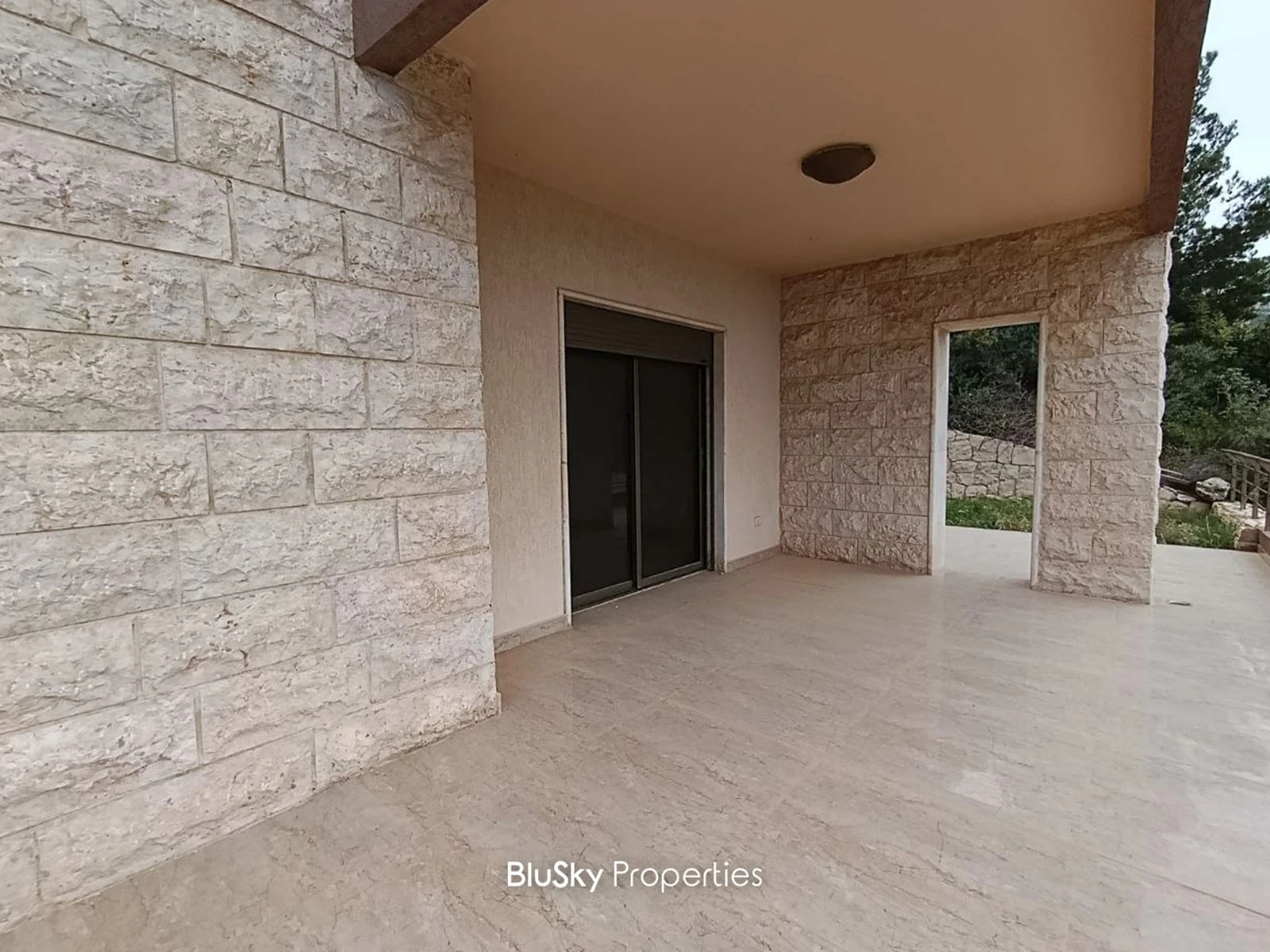Apartment 175m² with Terrace for Sale in Halat — الصورة 2