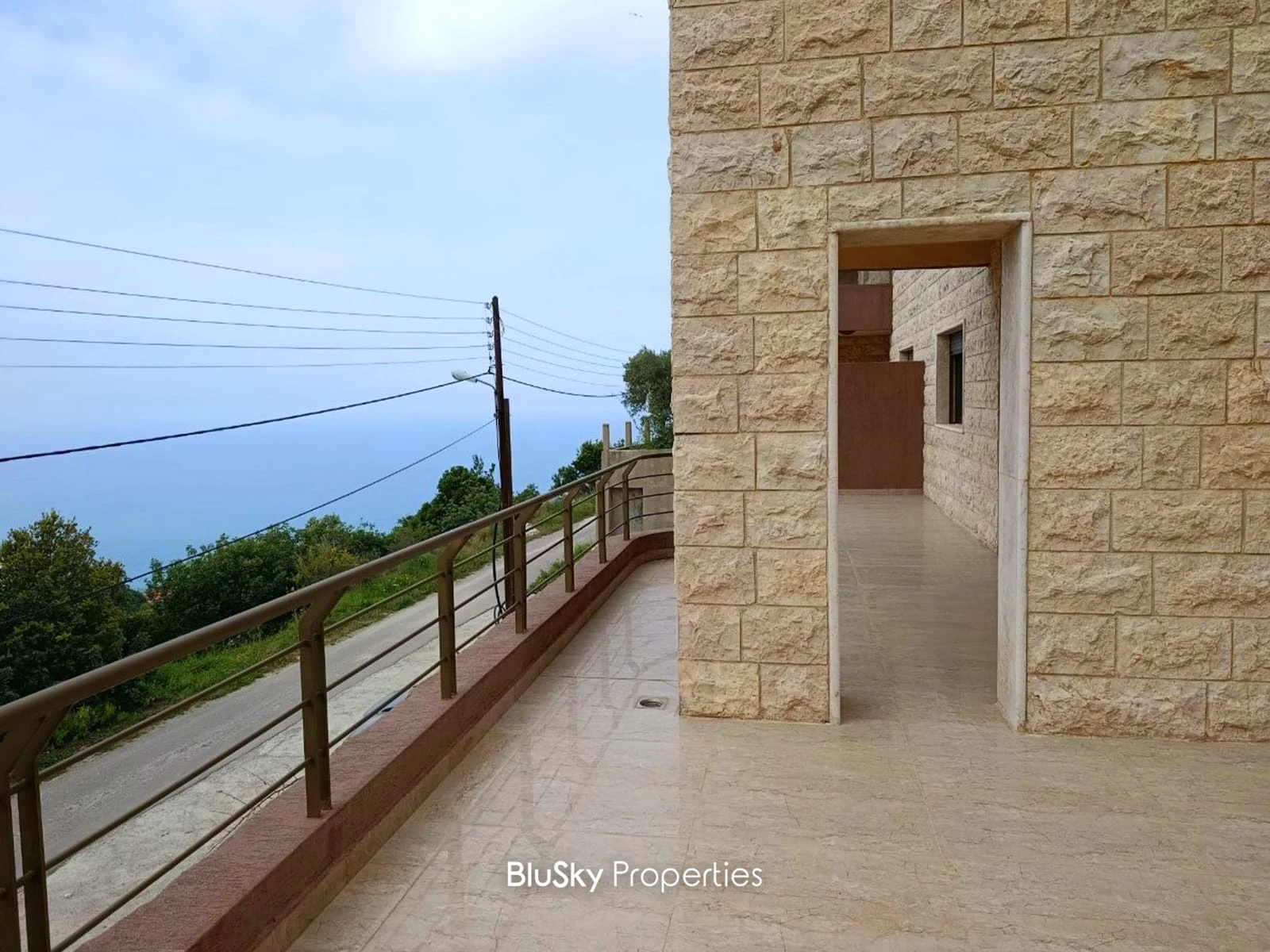 Apartment 175m² with Terrace for Sale in Halat — الصورة 3
