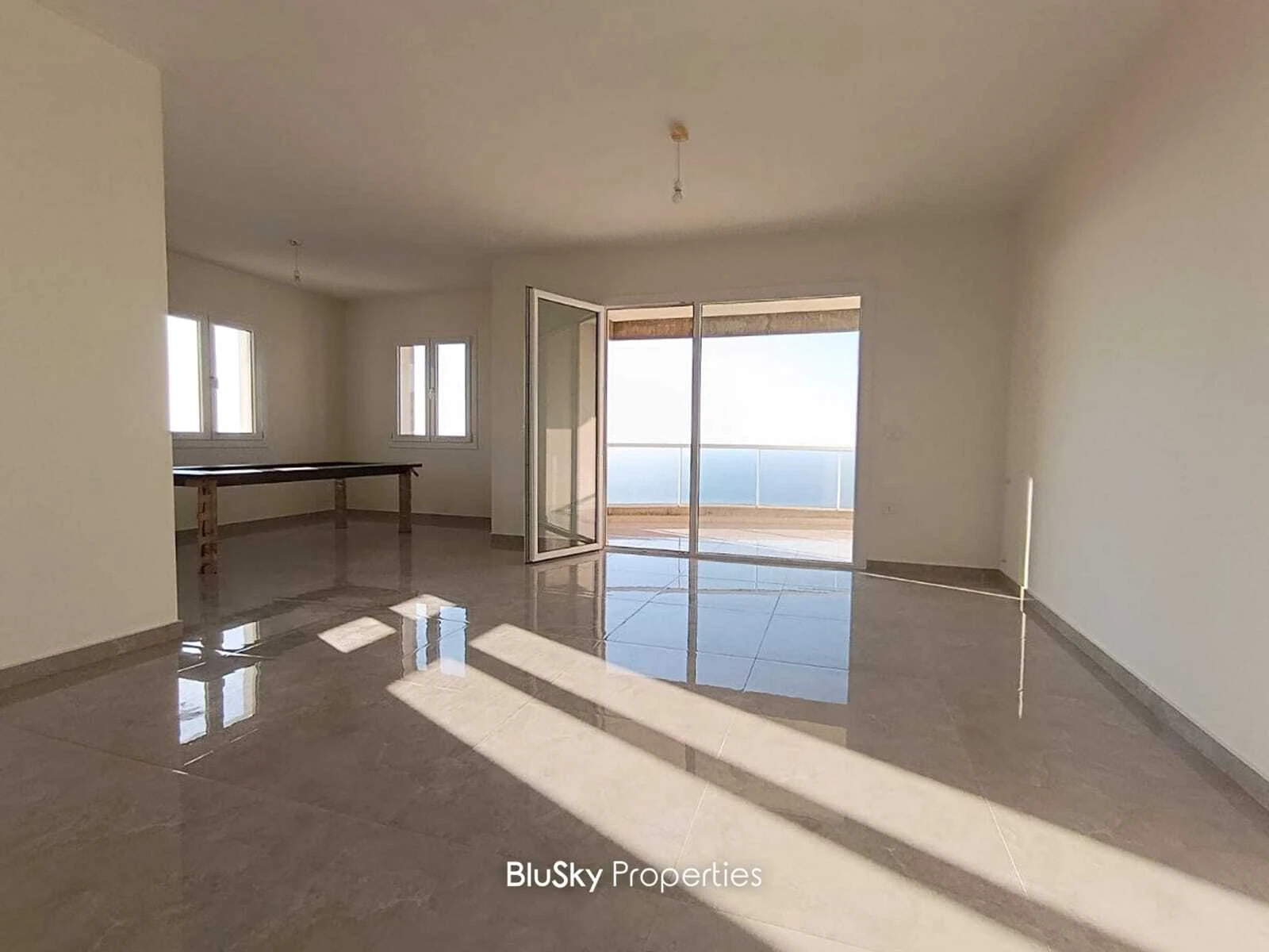 Apartment 175m² Balcony for Sale in Halat