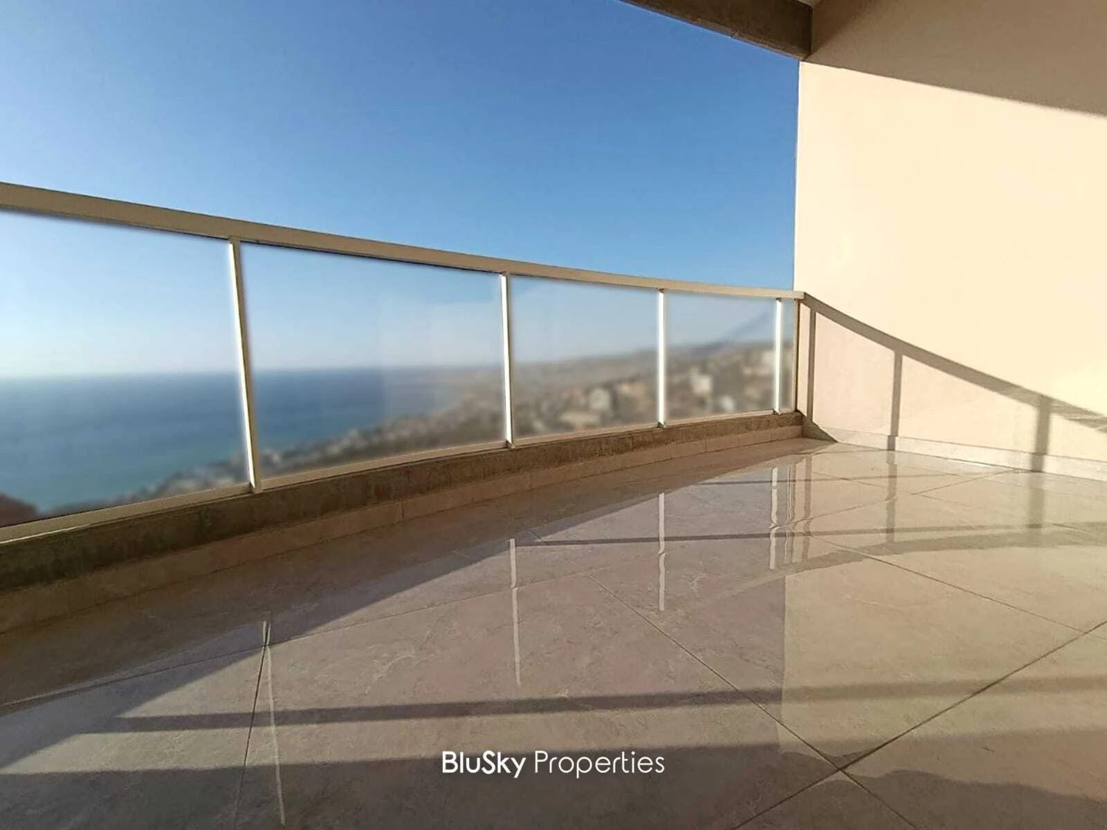Apartment 175m² Balcony for Sale in Halat — photo 2
