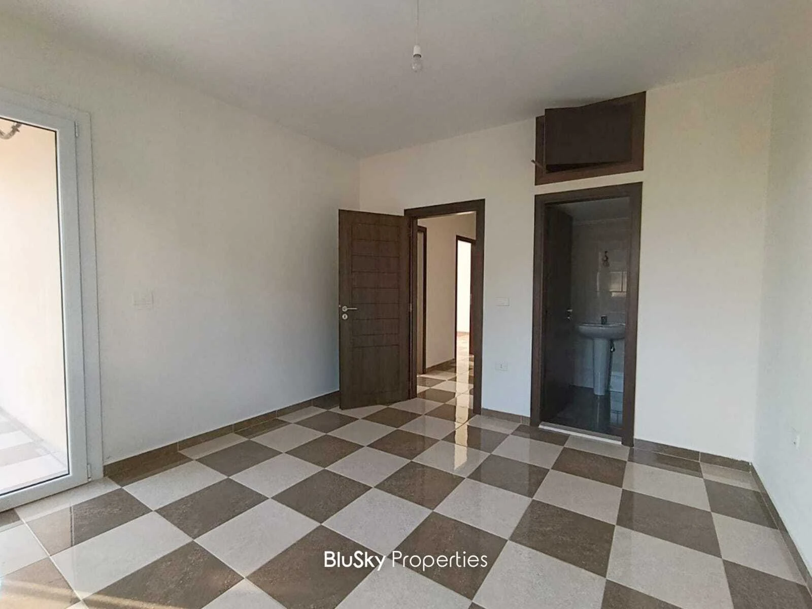 Apartment 175m² Balcony for Sale in Halat — photo 4