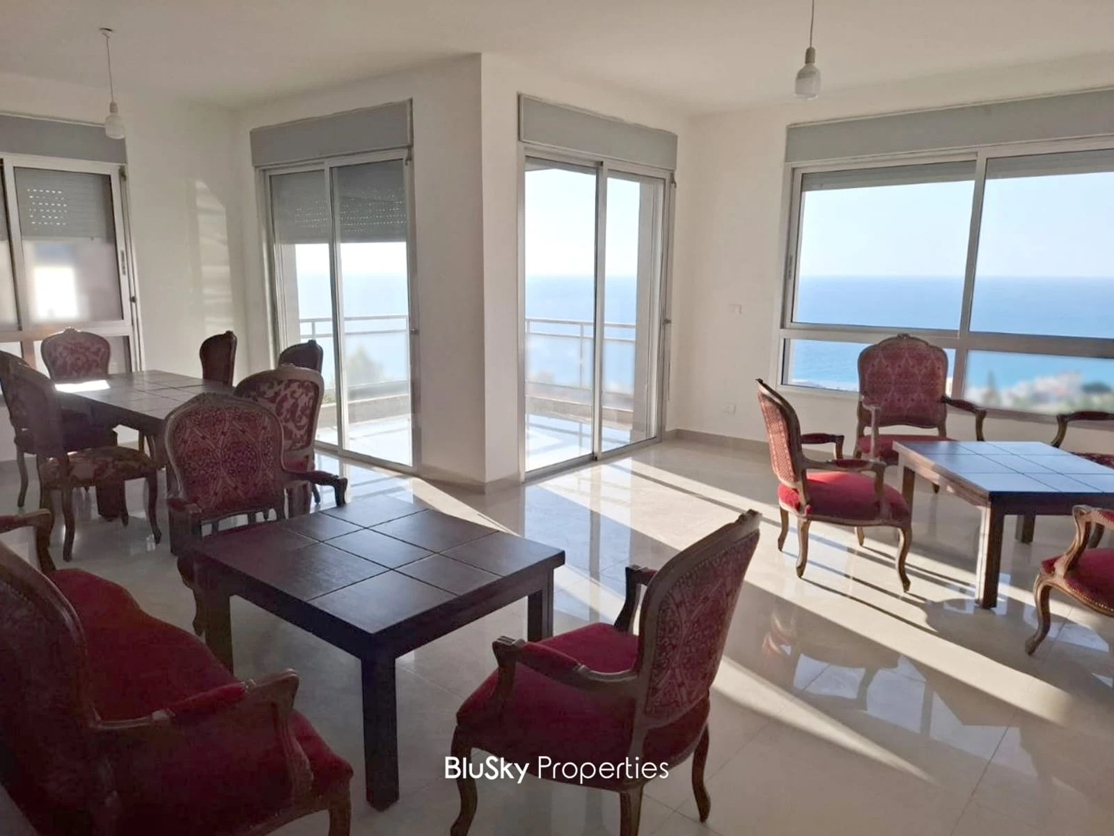 Apartment 200m² Sea View for Rent in Halat