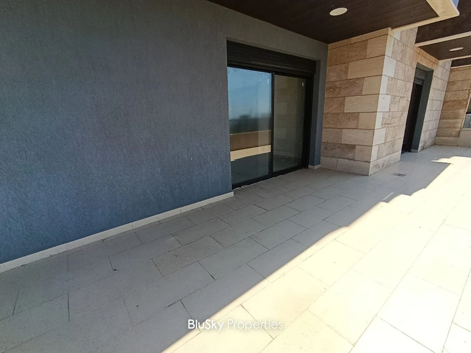 Apartment 200m² with Balcony for Sale in Halat — photo 2