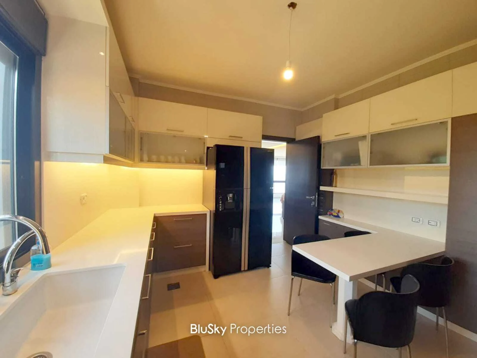 Apartment 215m² Terrace for Sale in Halat — photo 2