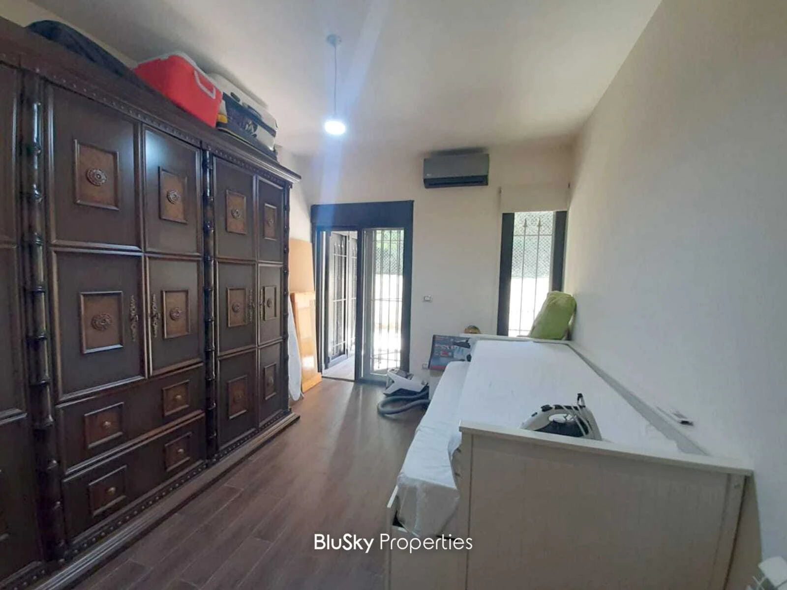 Apartment 215m² Terrace for Sale in Halat — photo 4