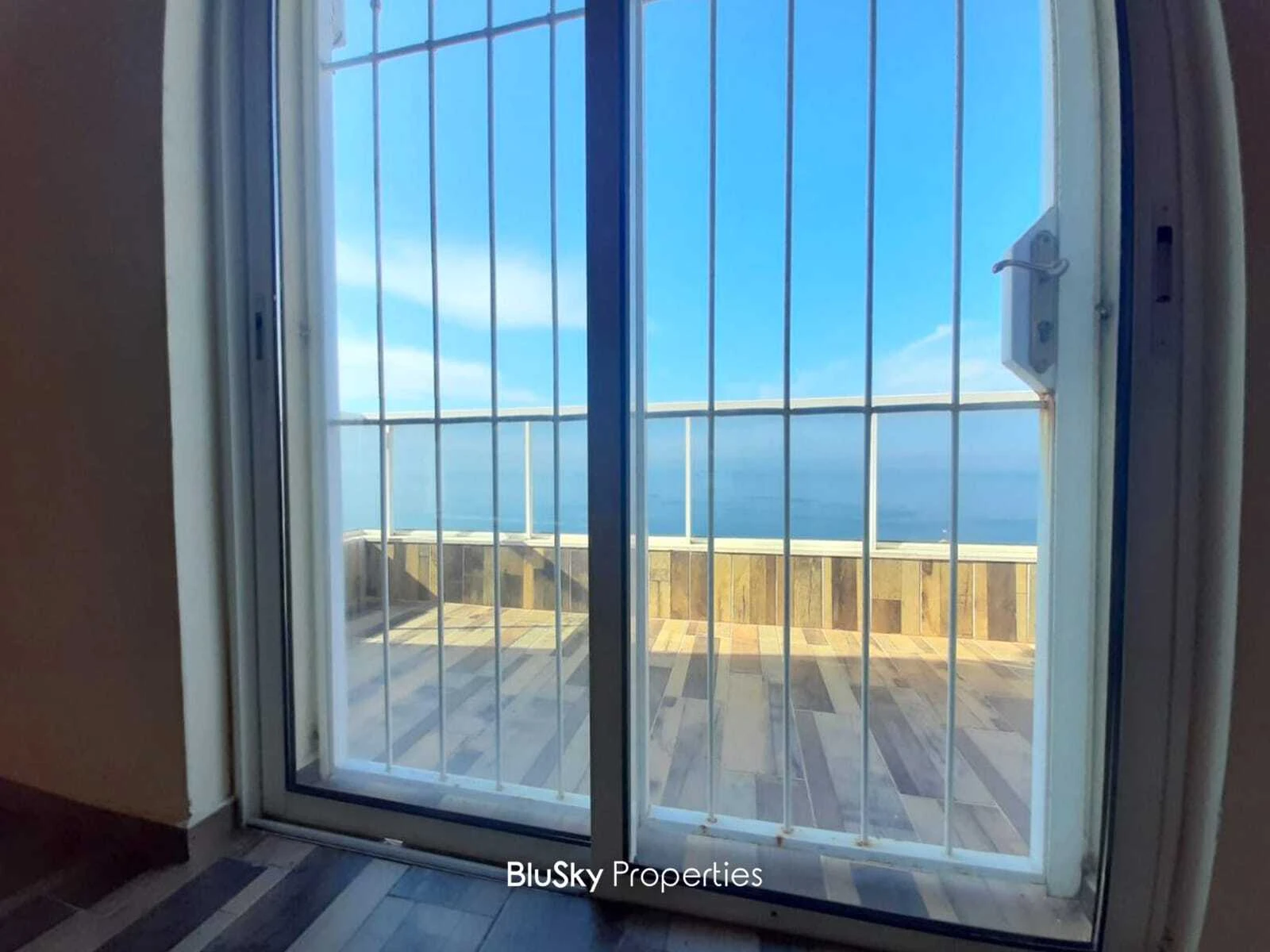 Duplex 260m² Balcony for Sale in Halat — photo 2