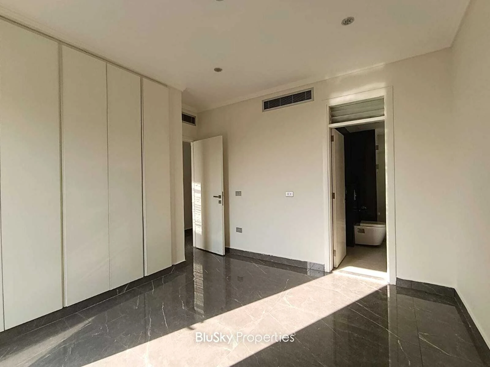 Duplex 286m² Sea View for Sale in Halat — photo 5