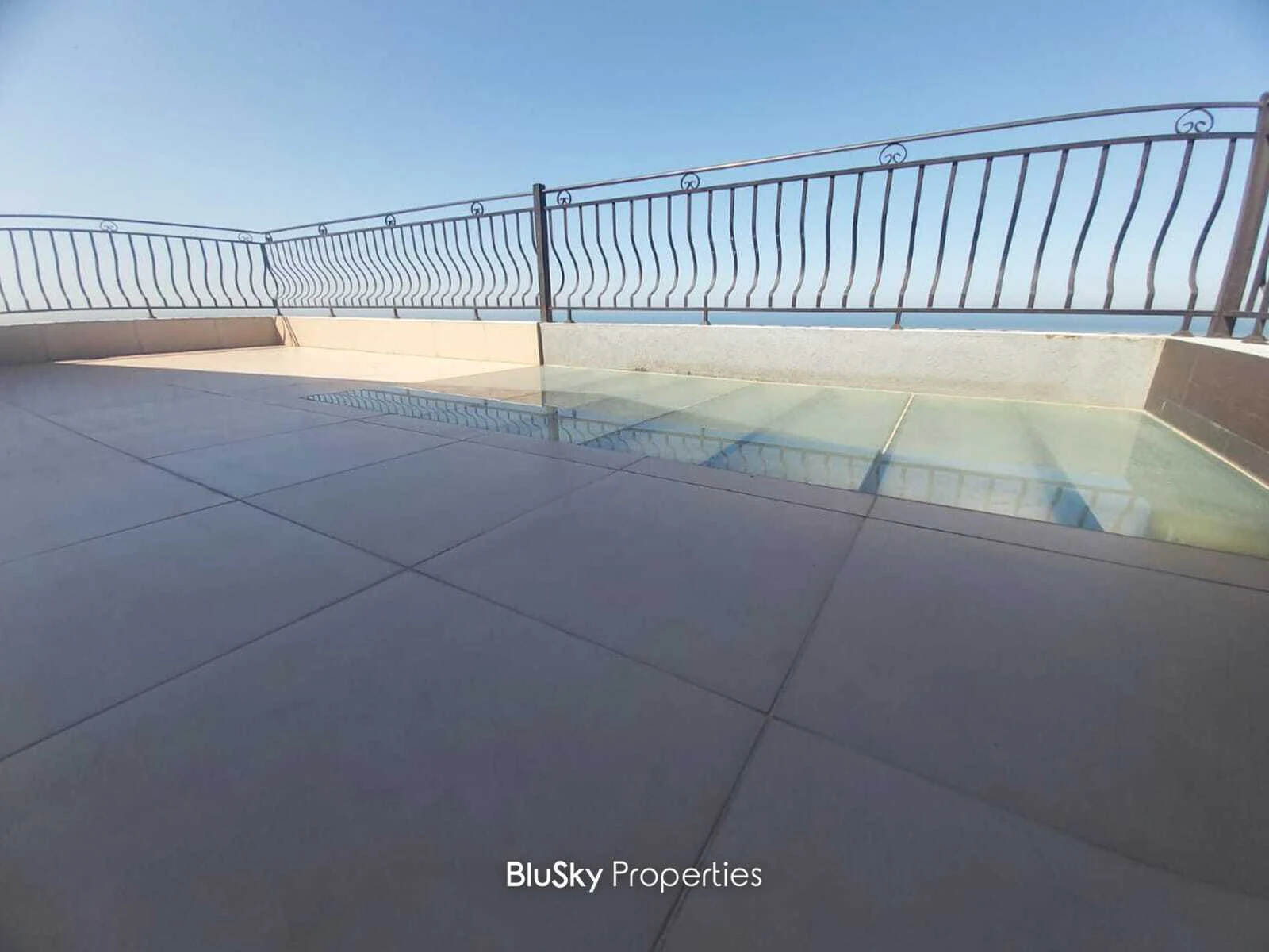 Duplex 300m² Sea View for Sale in Halat — photo 2